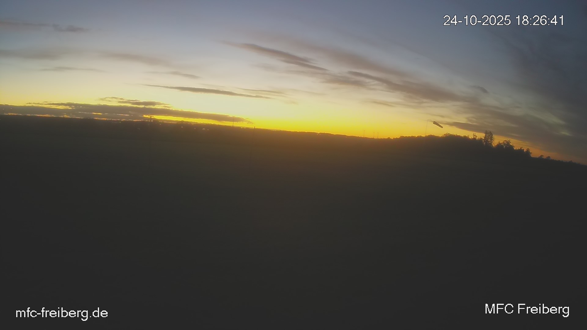 MFC Freiberg Flugplatz Webcam mfc-freiberg-flugplatz-webcam-2025-10-24-18-27.jpg Webcam vom Flugplatz Weissenborn Modellflugsportverein Freiberg