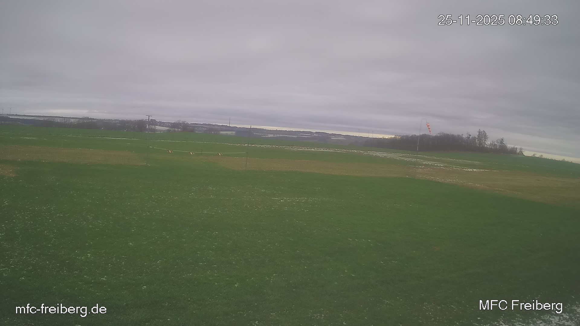 MFC Freiberg Flugplatz Webcam mfc-freiberg-flugplatz-webcam-2025-11-25-08-51.jpg Webcam vom Flugplatz Weissenborn Modellflugsportverein Freiberg