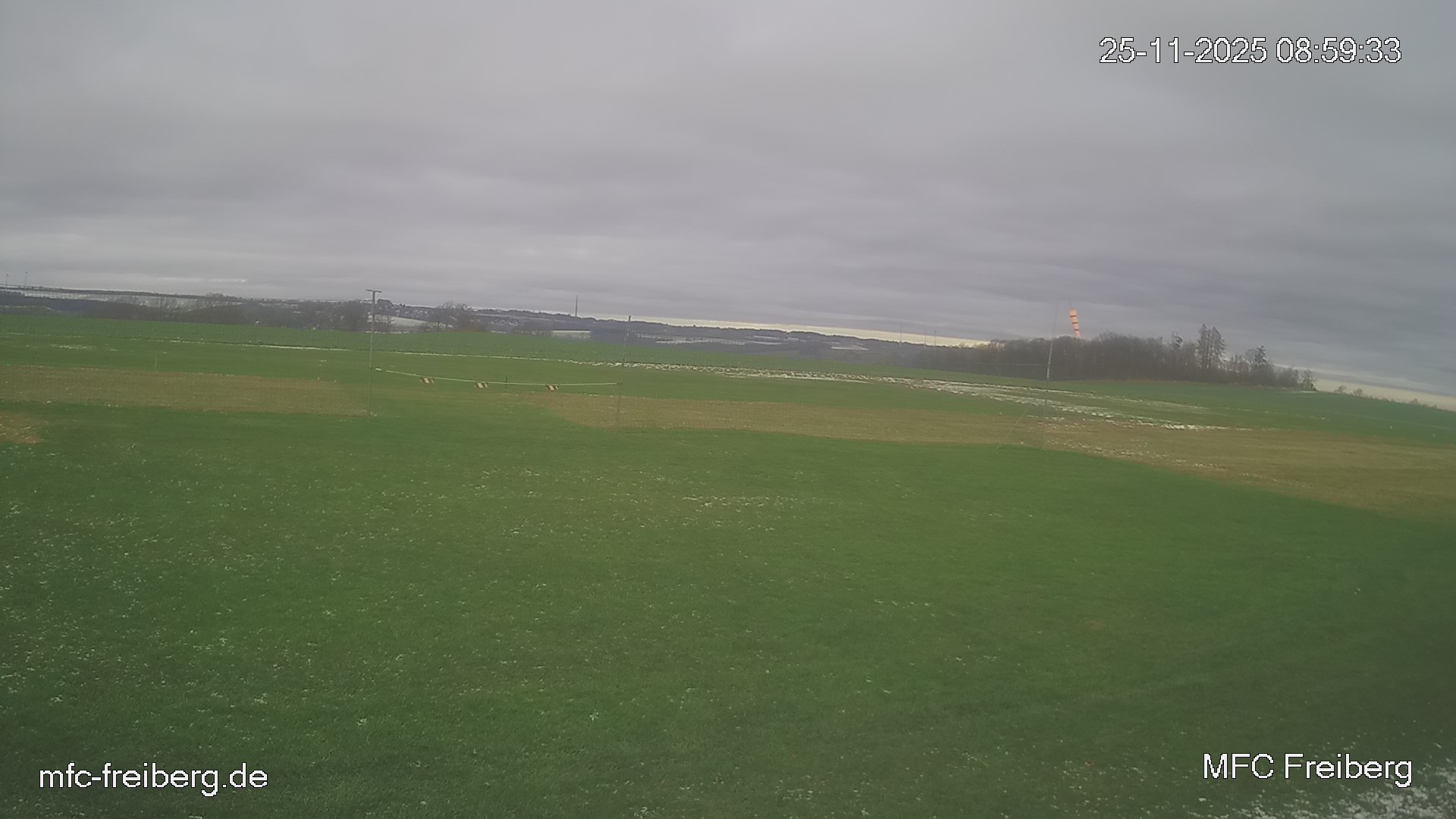 MFC Freiberg Flugplatz Webcam mfc-freiberg-flugplatz-webcam-2025-11-25-09-00.jpg Webcam vom Flugplatz Weissenborn Modellflugsportverein Freiberg