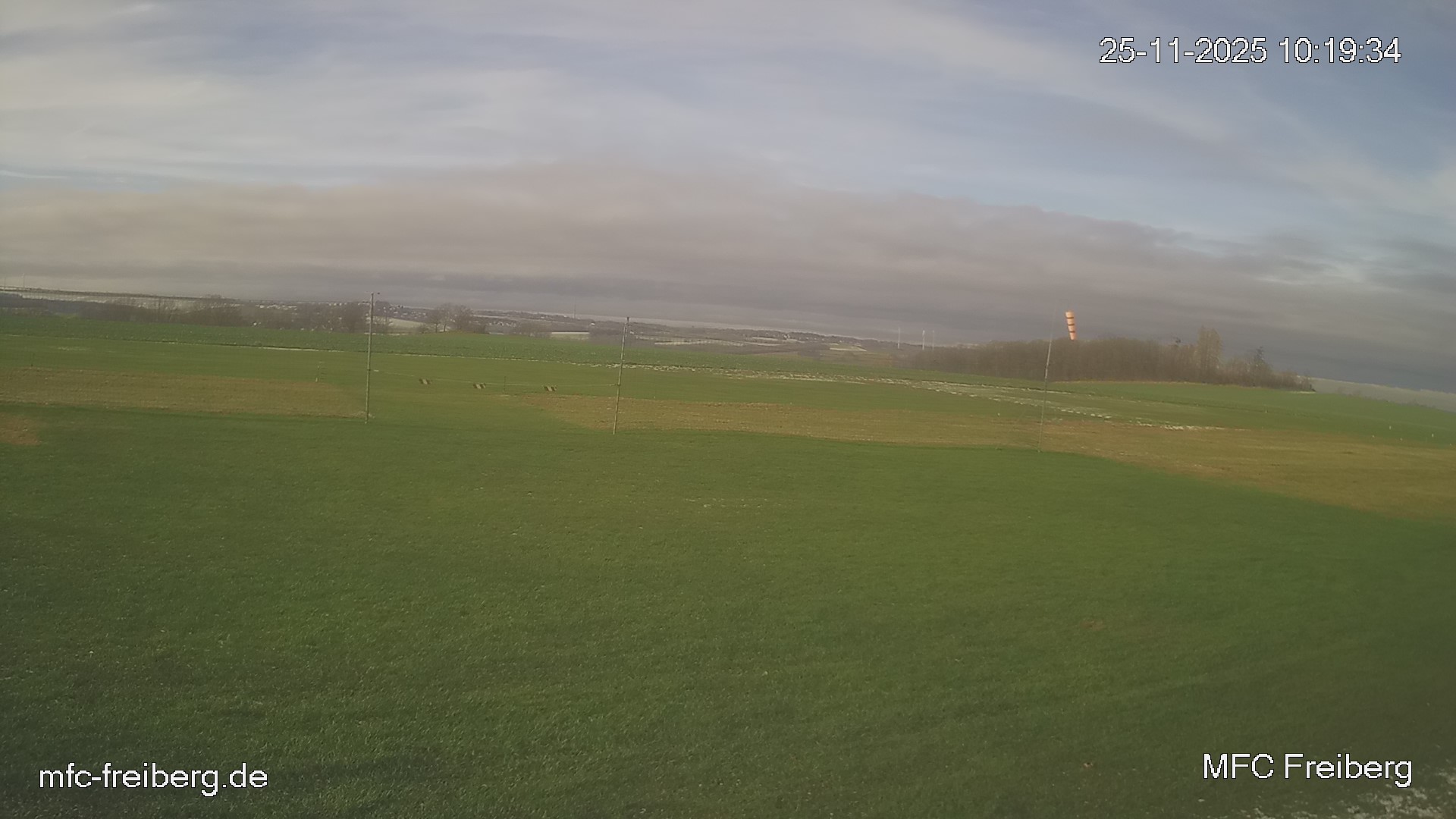 MFC Freiberg Flugplatz Webcam mfc-freiberg-flugplatz-webcam-2025-11-25-10-21.jpg Webcam vom Flugplatz Weissenborn Modellflugsportverein Freiberg