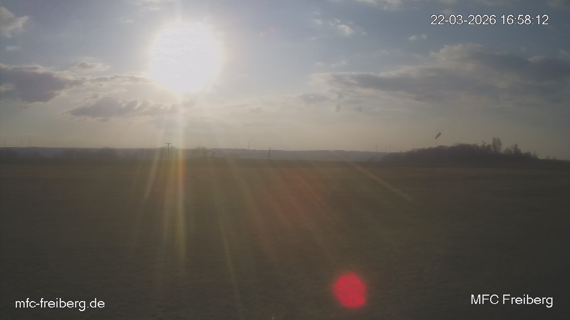 MFC Freiberg Flugplatz Webcam mfc-freiberg-flugplatz-webcam-2026-03-22-17-00.jpg Webcam vom Flugplatz Weissenborn Modellflugsportverein Freiberg