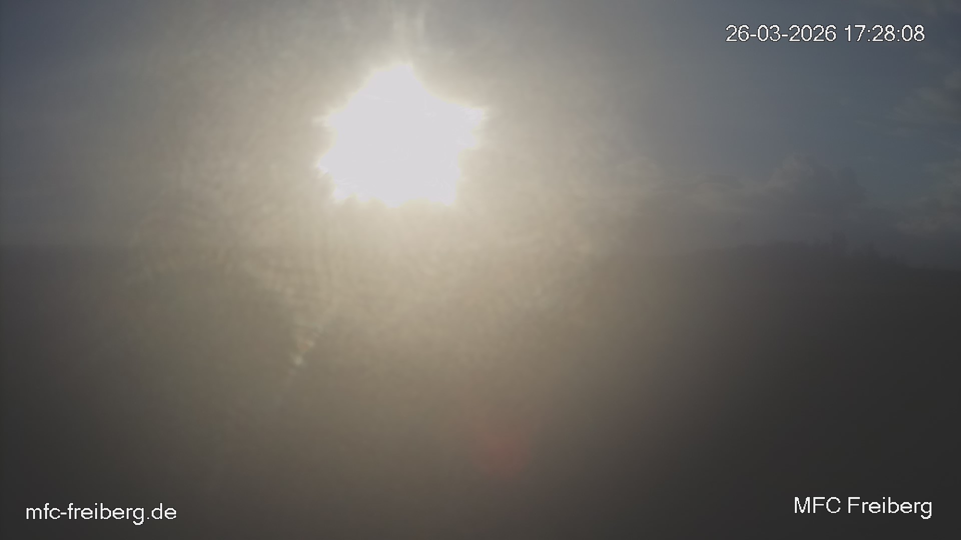 MFC Freiberg Flugplatz Webcam mfc-freiberg-flugplatz-webcam-2026-03-26-17-30.jpg Webcam vom Flugplatz Weissenborn Modellflugsportverein Freiberg