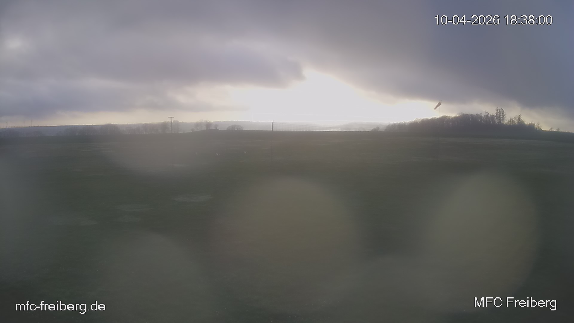 MFC Freiberg Flugplatz Webcam mfc-freiberg-flugplatz-webcam-2026-04-10-18-39.jpg Webcam vom Flugplatz Weissenborn Modellflugsportverein Freiberg