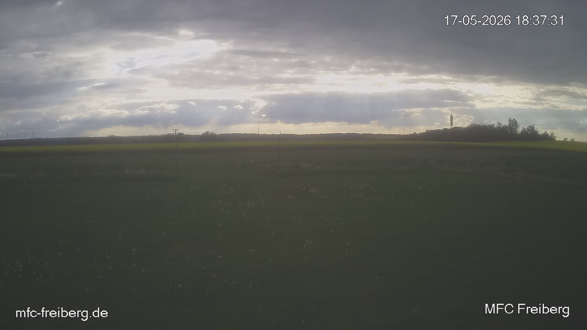 MFC Freiberg Flugplatz Webcam mfc-freiberg-flugplatz-webcam-2026-05-17-18-39.jpg Webcam vom Flugplatz Weissenborn Modellflugsportverein Freiberg