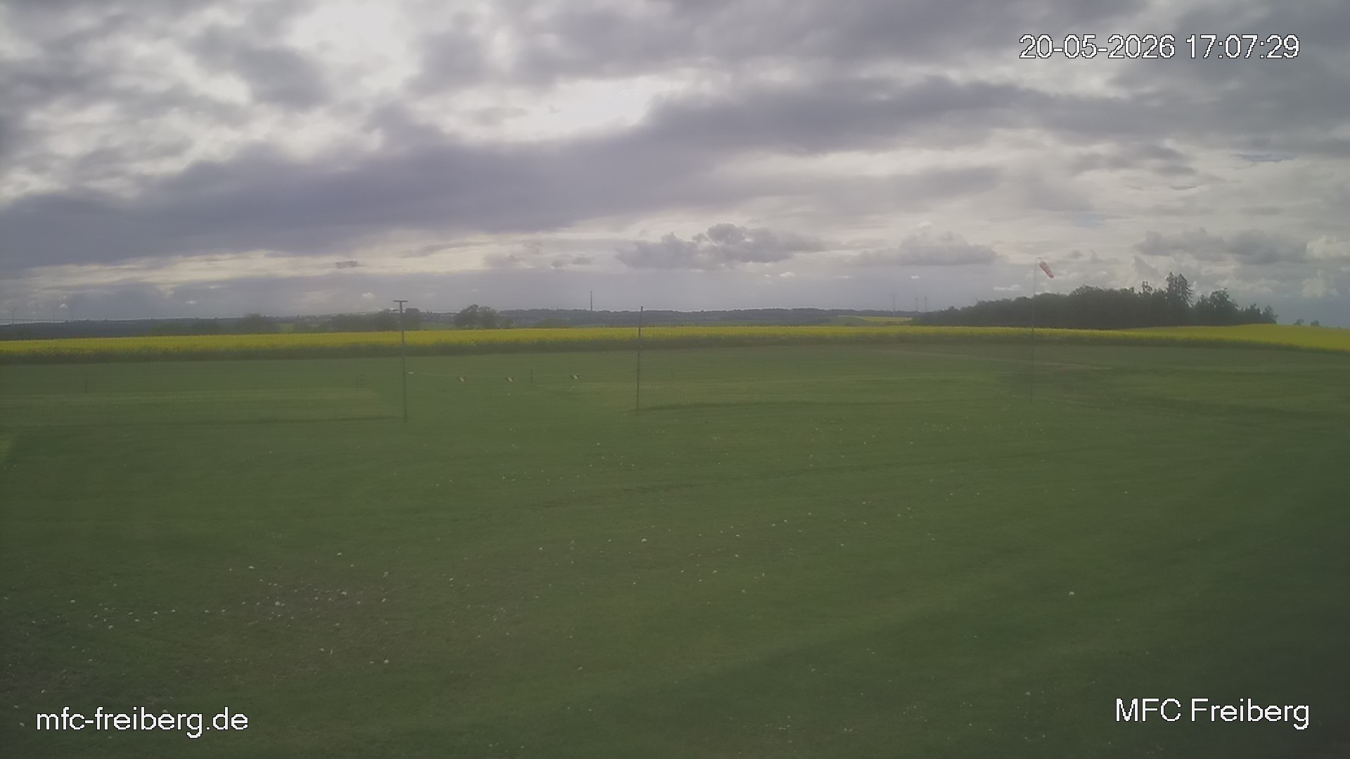 MFC Freiberg Flugplatz Webcam mfc-freiberg-flugplatz-webcam-2026-05-20-17-09.jpg Webcam vom Flugplatz Weissenborn Modellflugsportverein Freiberg