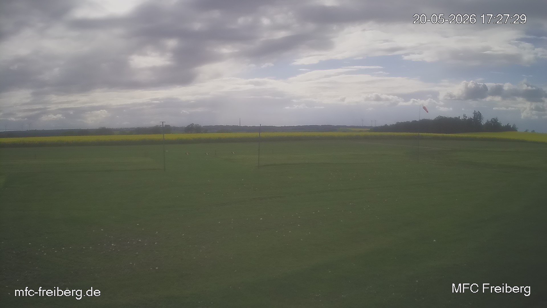 MFC Freiberg Flugplatz Webcam mfc-freiberg-flugplatz-webcam-2026-05-20-17-30.jpg Webcam vom Flugplatz Weissenborn Modellflugsportverein Freiberg