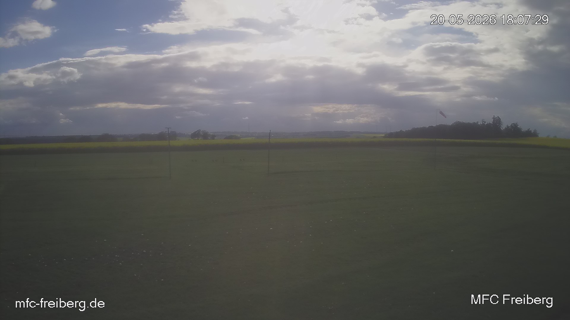 MFC Freiberg Flugplatz Webcam mfc-freiberg-flugplatz-webcam-2026-05-20-18-09.jpg Webcam vom Flugplatz Weissenborn Modellflugsportverein Freiberg