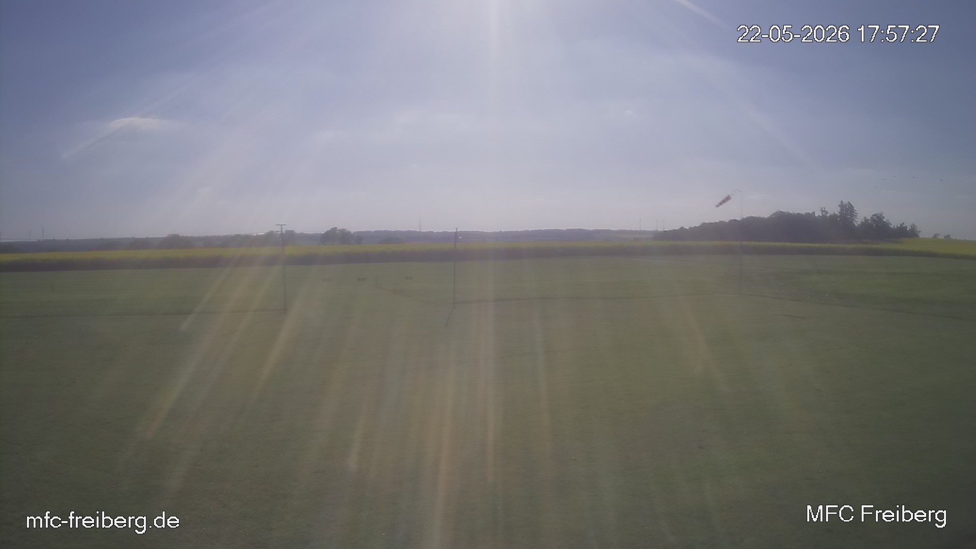 MFC Freiberg Flugplatz Webcam mfc-freiberg-flugplatz-webcam-2026-05-22-18-00.jpg Webcam vom Flugplatz Weissenborn Modellflugsportverein Freiberg