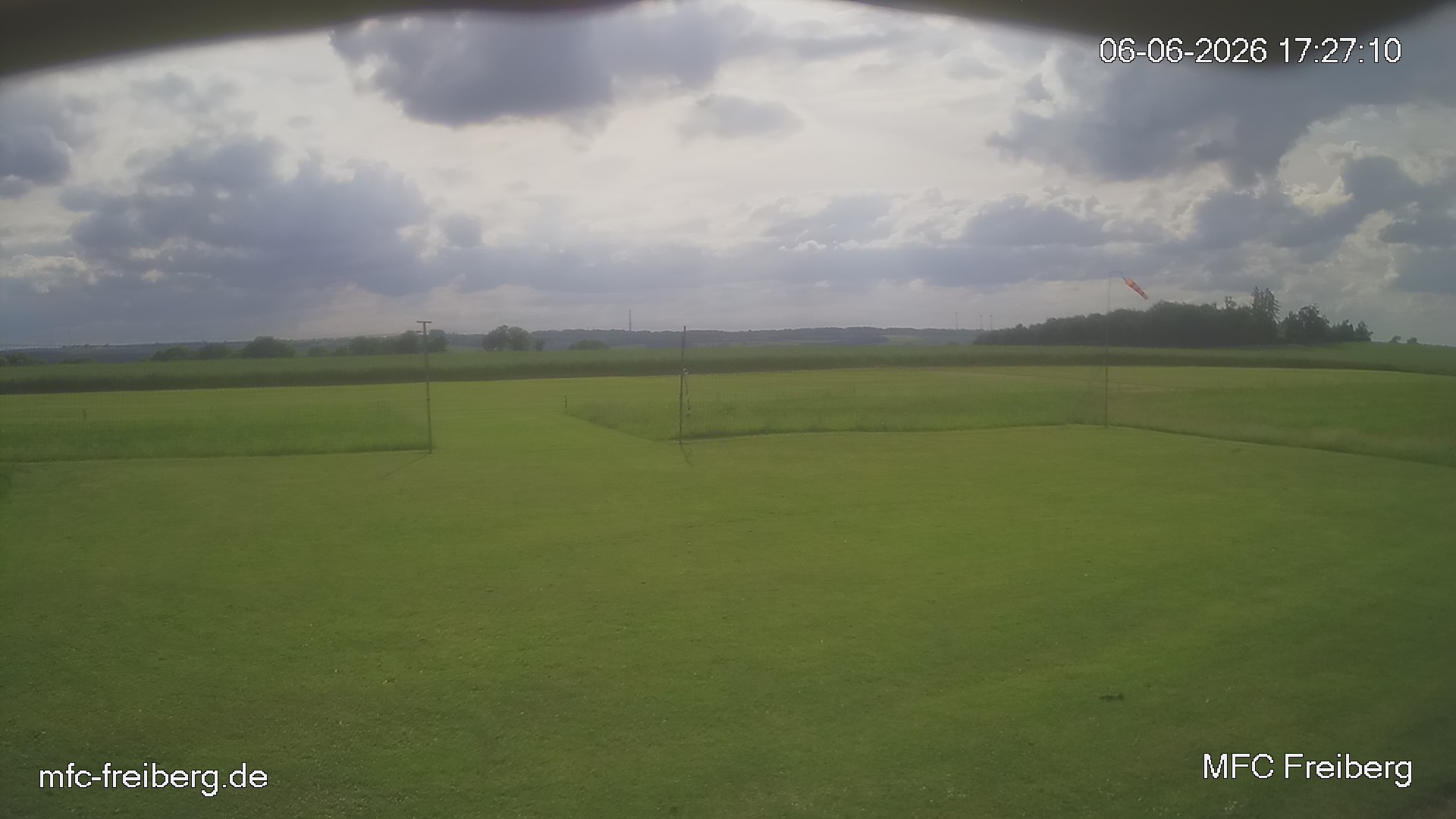 MFC Freiberg Flugplatz Webcam mfc-freiberg-flugplatz-webcam-2026-06-06-17-30.jpg Webcam vom Flugplatz Weissenborn Modellflugsportverein Freiberg
