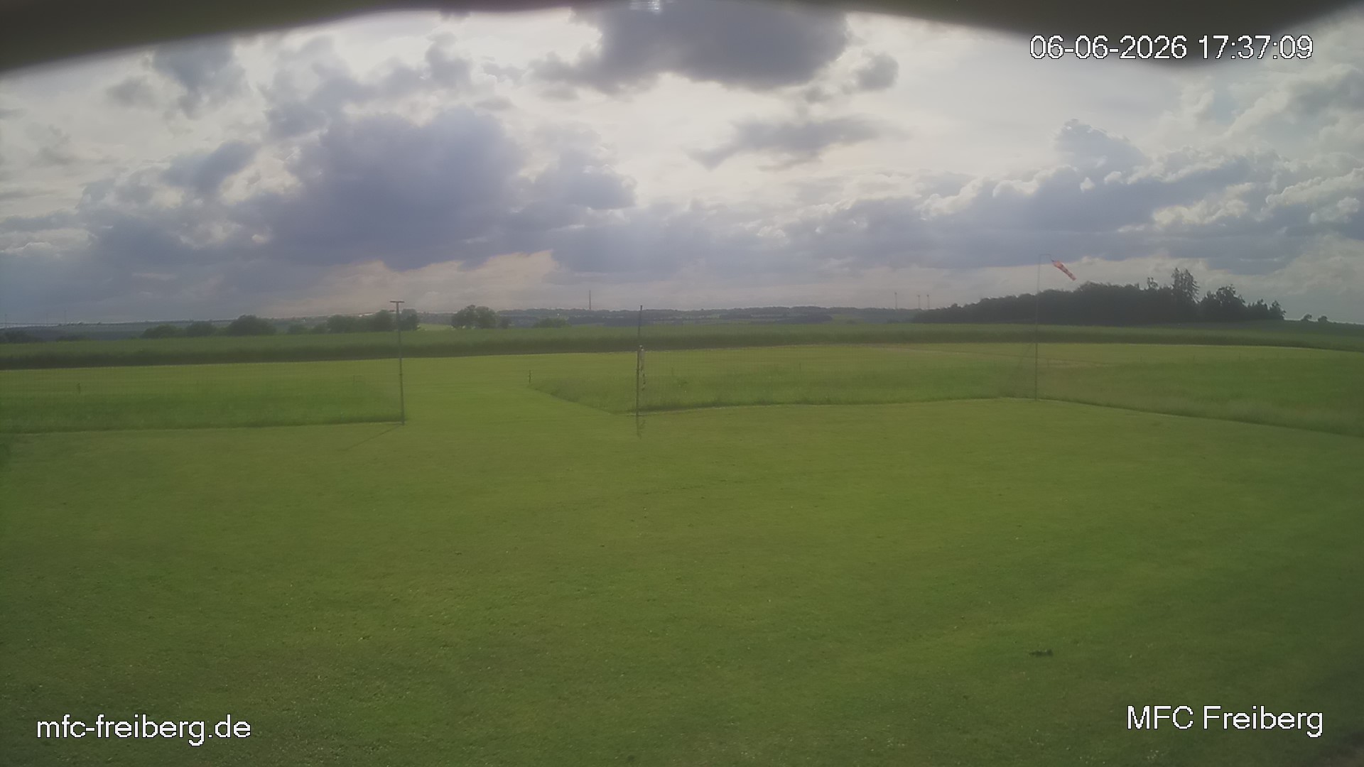 MFC Freiberg Flugplatz Webcam mfc-freiberg-flugplatz-webcam-2026-06-06-17-39.jpg Webcam vom Flugplatz Weissenborn Modellflugsportverein Freiberg