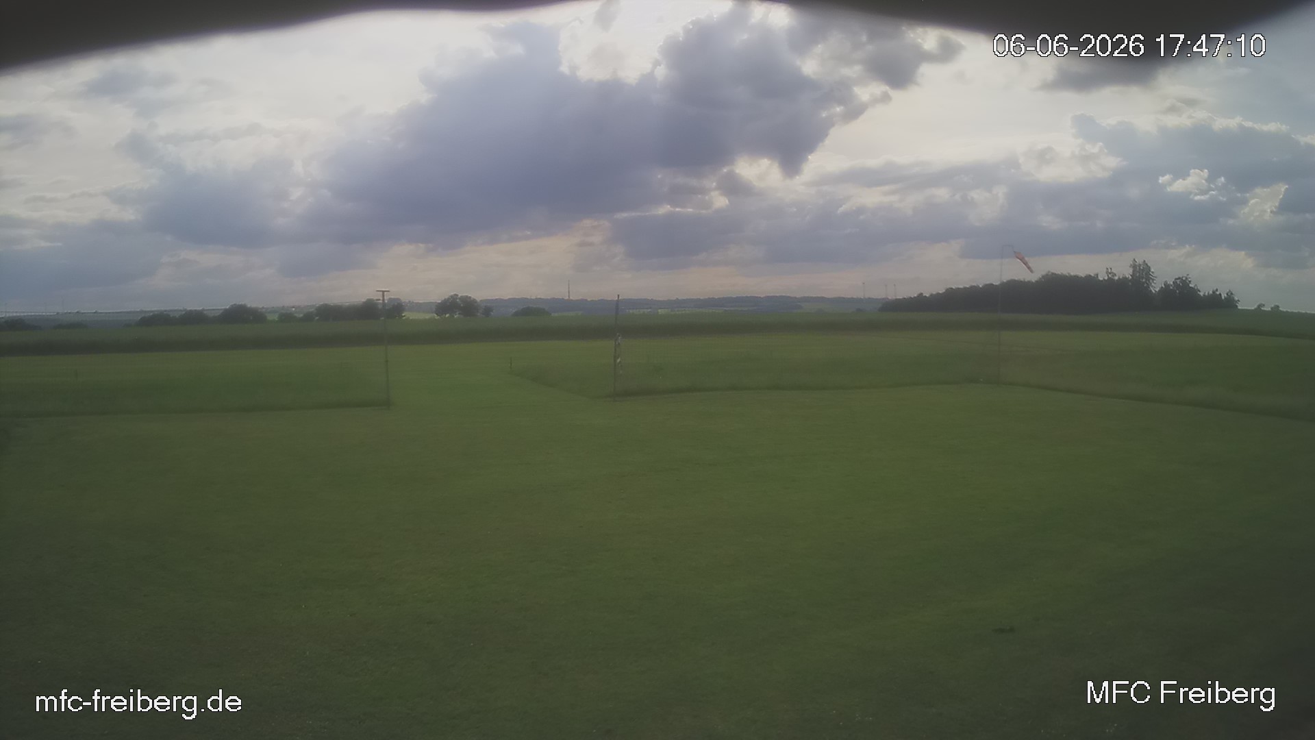 MFC Freiberg Flugplatz Webcam mfc-freiberg-flugplatz-webcam-2026-06-06-17-48.jpg Webcam vom Flugplatz Weissenborn Modellflugsportverein Freiberg