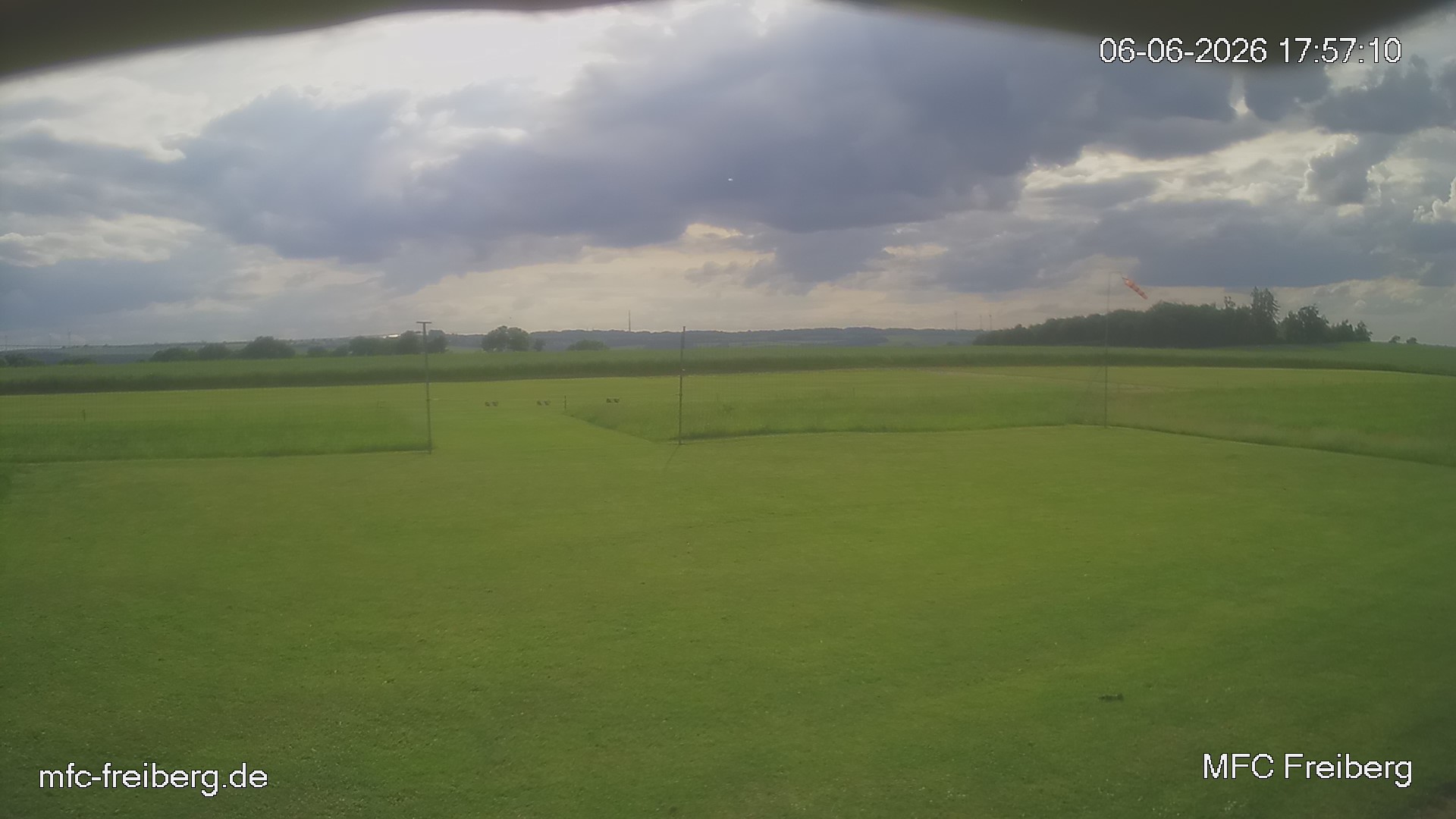 MFC Freiberg Flugplatz Webcam mfc-freiberg-flugplatz-webcam-2026-06-06-18-00.jpg Webcam vom Flugplatz Weissenborn Modellflugsportverein Freiberg