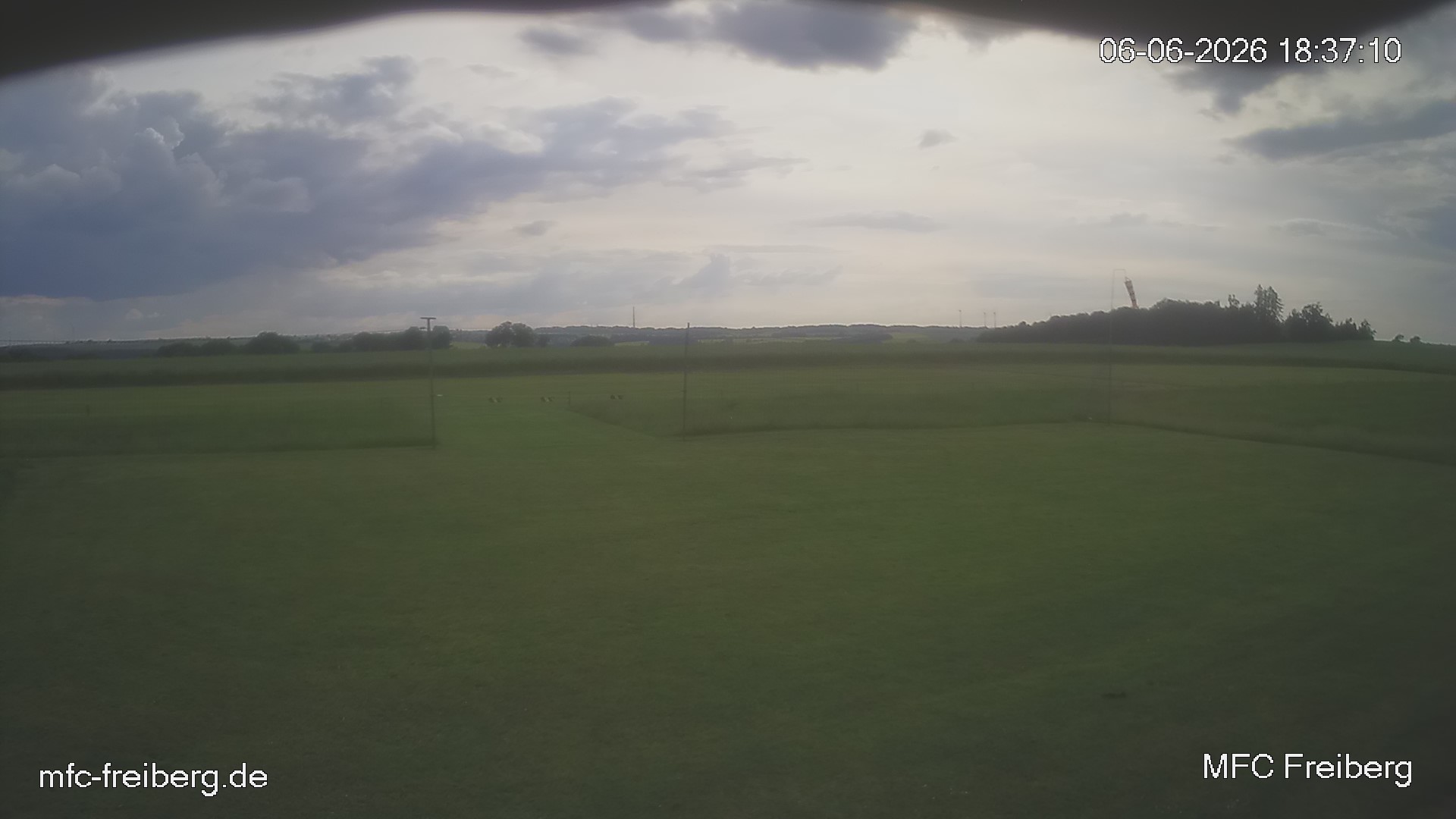MFC Freiberg Flugplatz Webcam mfc-freiberg-flugplatz-webcam-2026-06-06-18-39.jpg Webcam vom Flugplatz Weissenborn Modellflugsportverein Freiberg