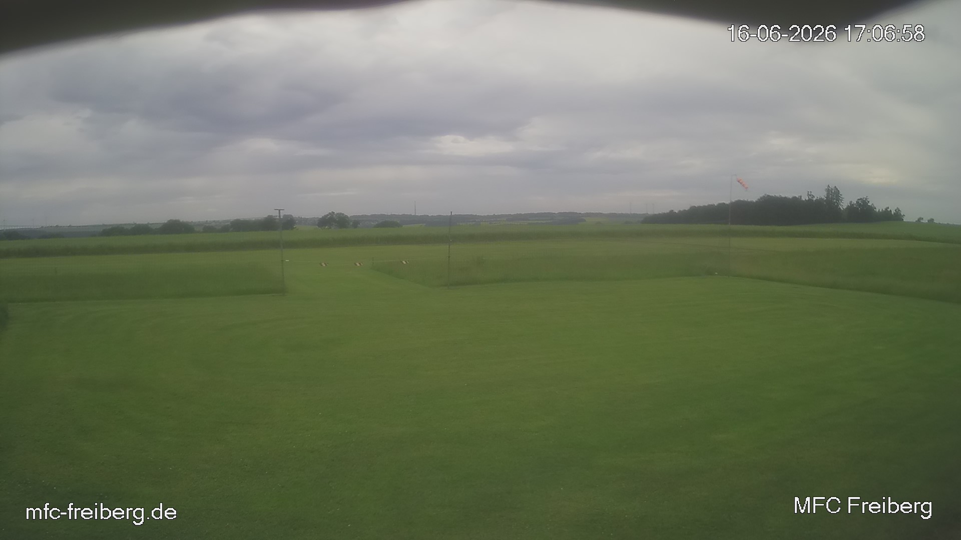 MFC Freiberg Flugplatz Webcam mfc-freiberg-flugplatz-webcam-2026-06-16-17-09.jpg Webcam vom Flugplatz Weissenborn Modellflugsportverein Freiberg