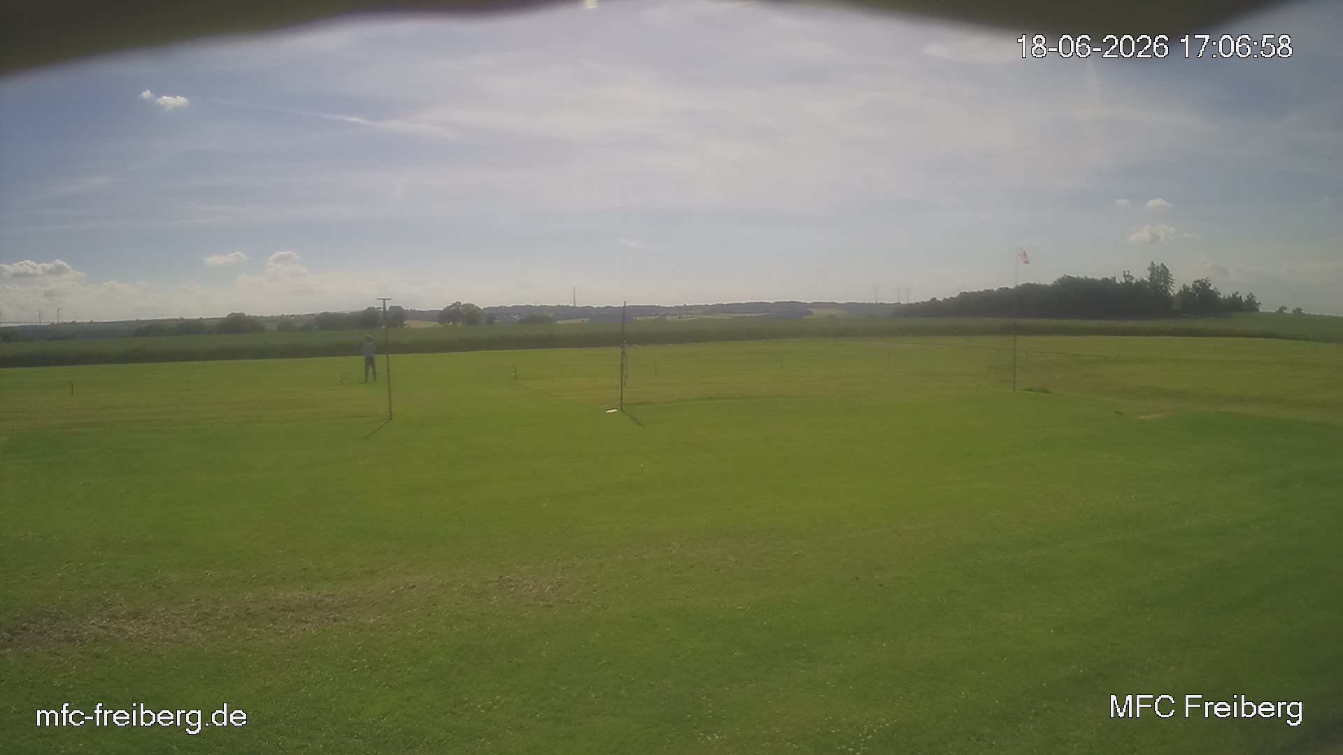 MFC Freiberg Flugplatz Webcam mfc-freiberg-flugplatz-webcam-2026-06-18-17-09.jpg Webcam vom Flugplatz Weissenborn Modellflugsportverein Freiberg