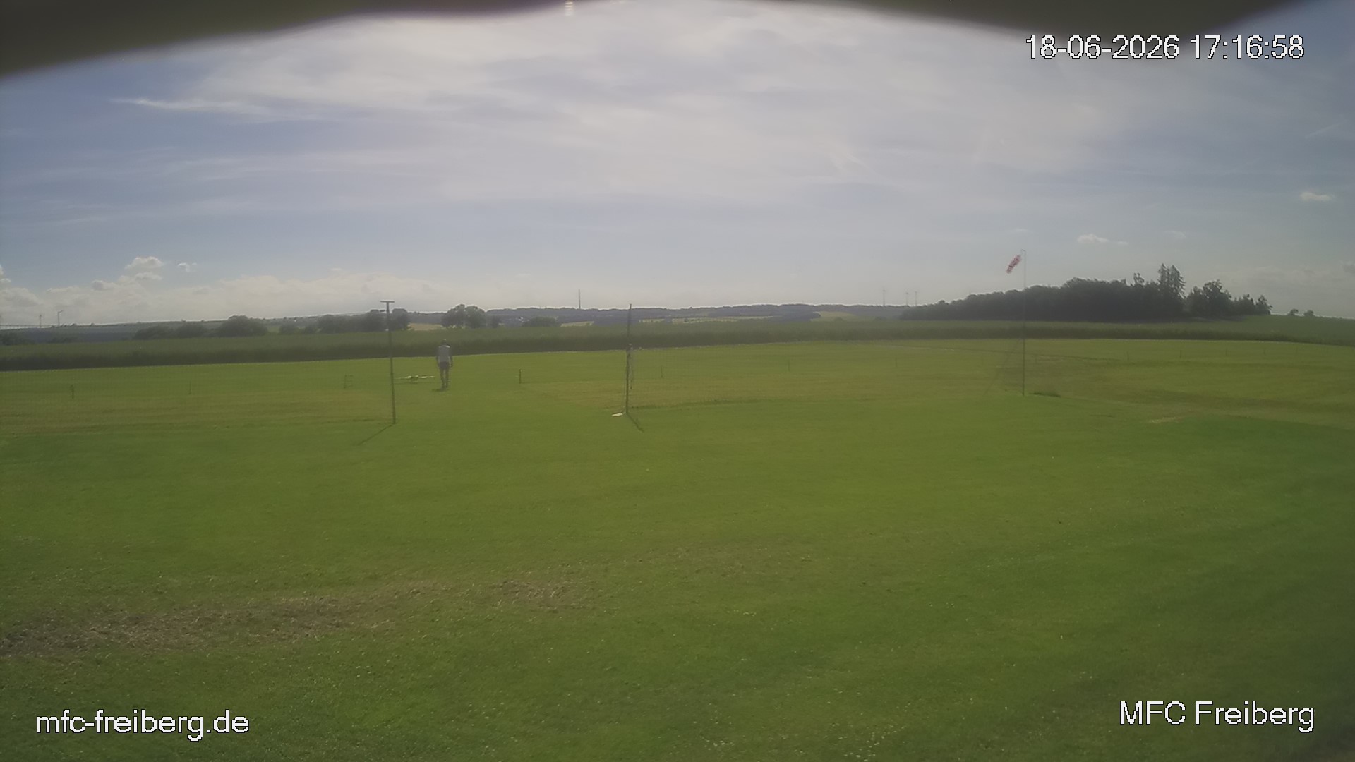 MFC Freiberg Flugplatz Webcam mfc-freiberg-flugplatz-webcam-2026-06-18-17-18.jpg Webcam vom Flugplatz Weissenborn Modellflugsportverein Freiberg