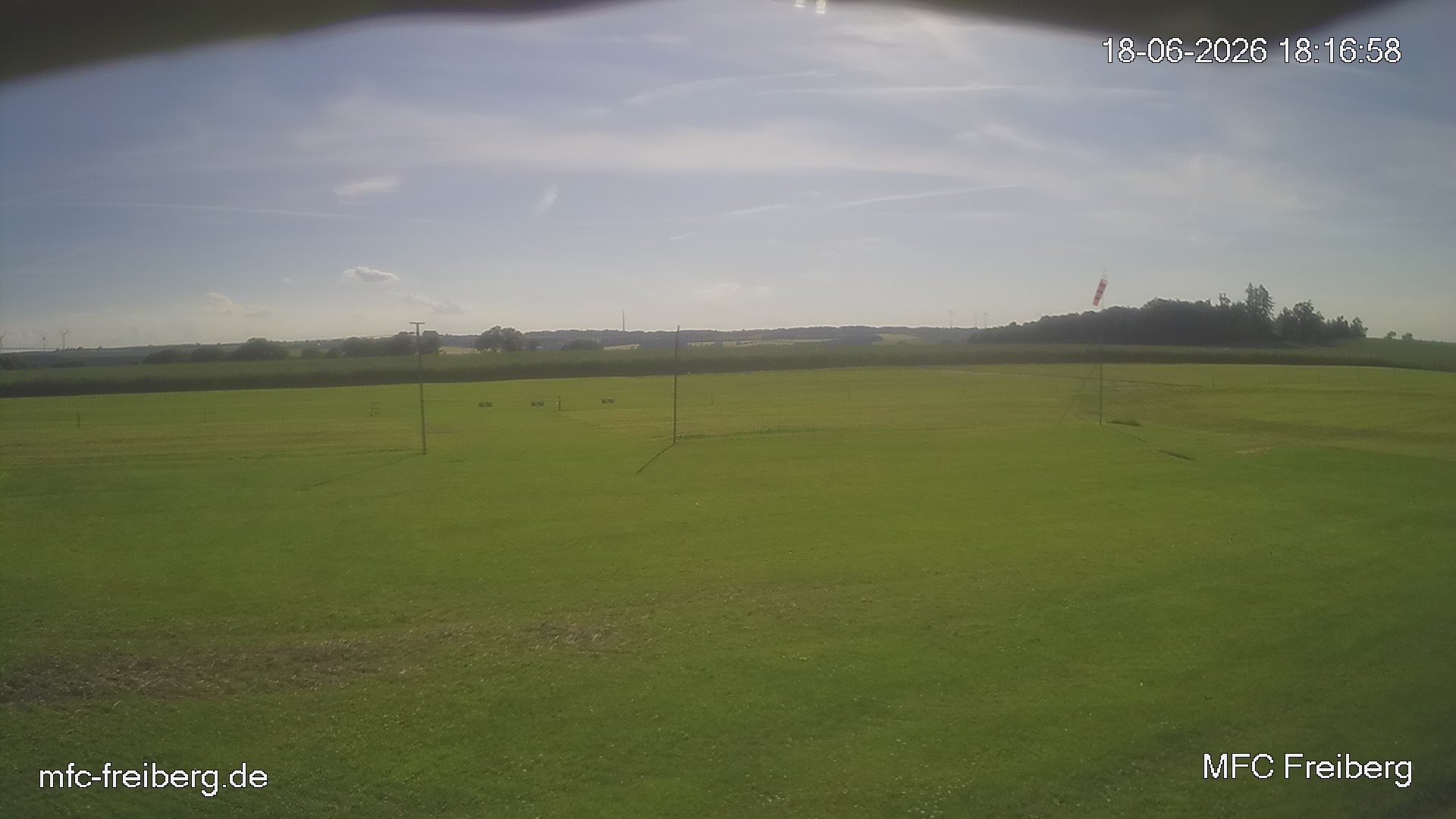 MFC Freiberg Flugplatz Webcam mfc-freiberg-flugplatz-webcam-2026-06-18-18-18.jpg Webcam vom Flugplatz Weissenborn Modellflugsportverein Freiberg
