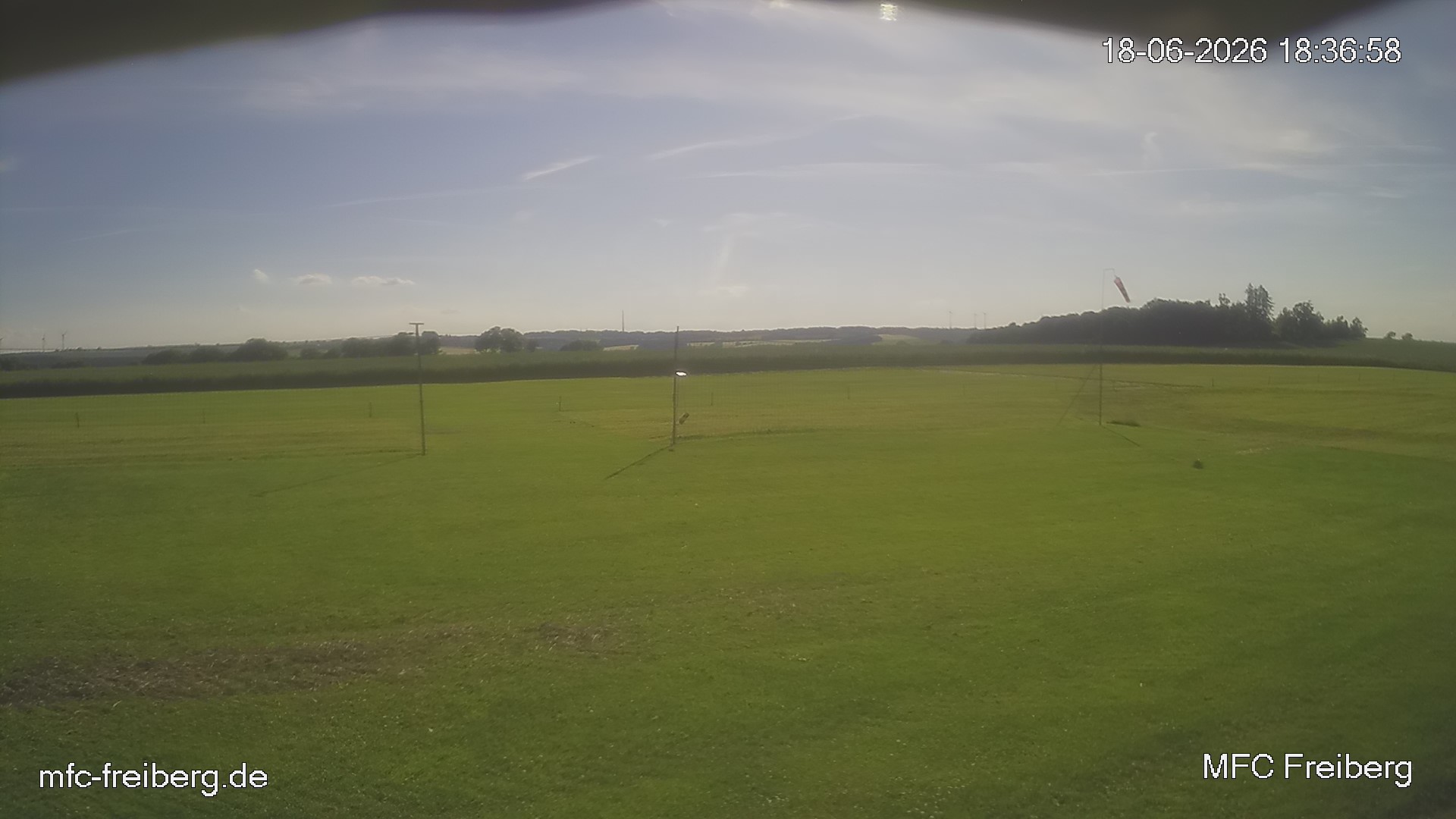 MFC Freiberg Flugplatz Webcam mfc-freiberg-flugplatz-webcam-2026-06-18-18-39.jpg Webcam vom Flugplatz Weissenborn Modellflugsportverein Freiberg