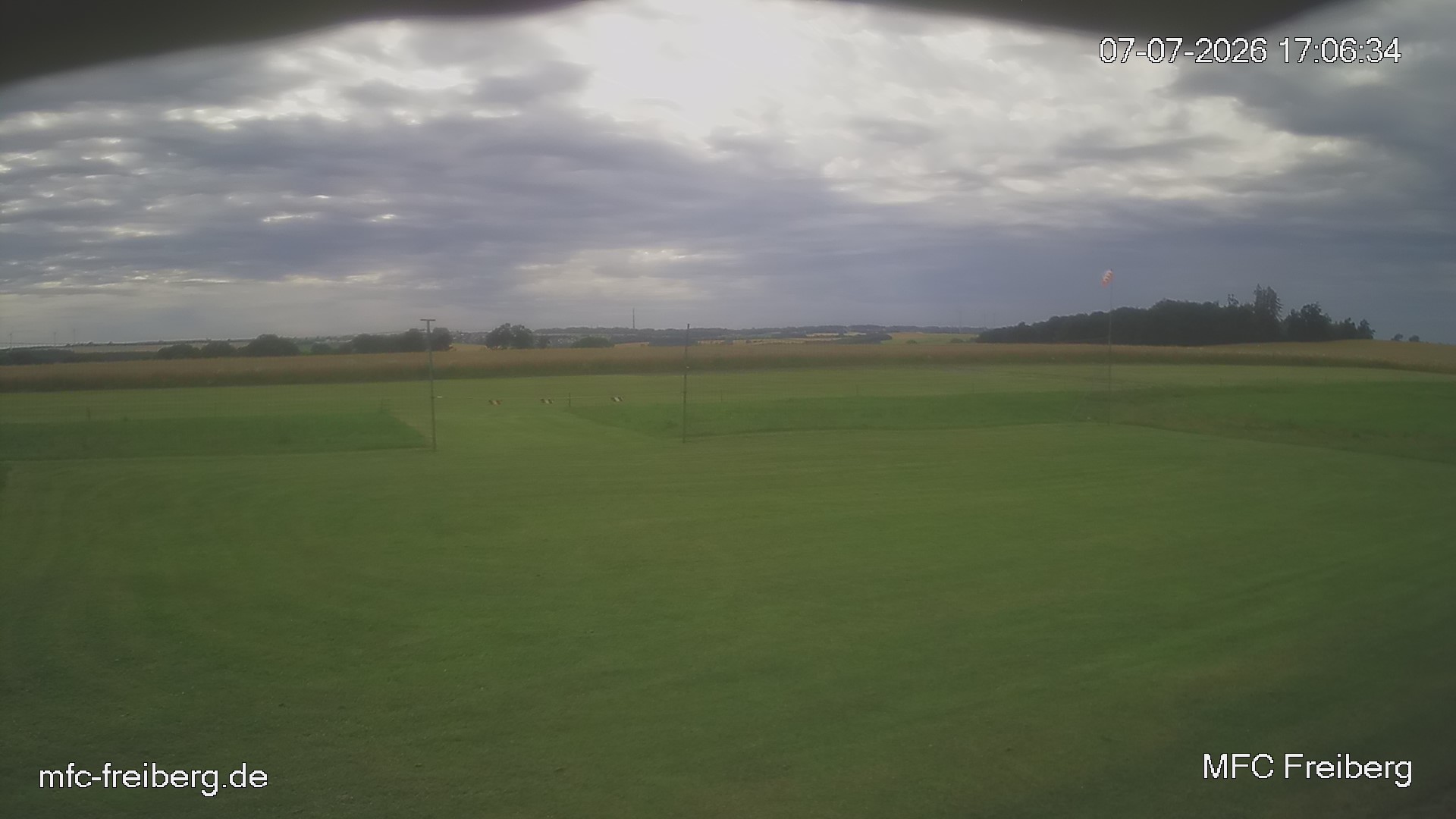 MFC Freiberg Flugplatz Webcam mfc-freiberg-flugplatz-webcam-2026-07-07-17-09.jpg Webcam vom Flugplatz Weissenborn Modellflugsportverein Freiberg