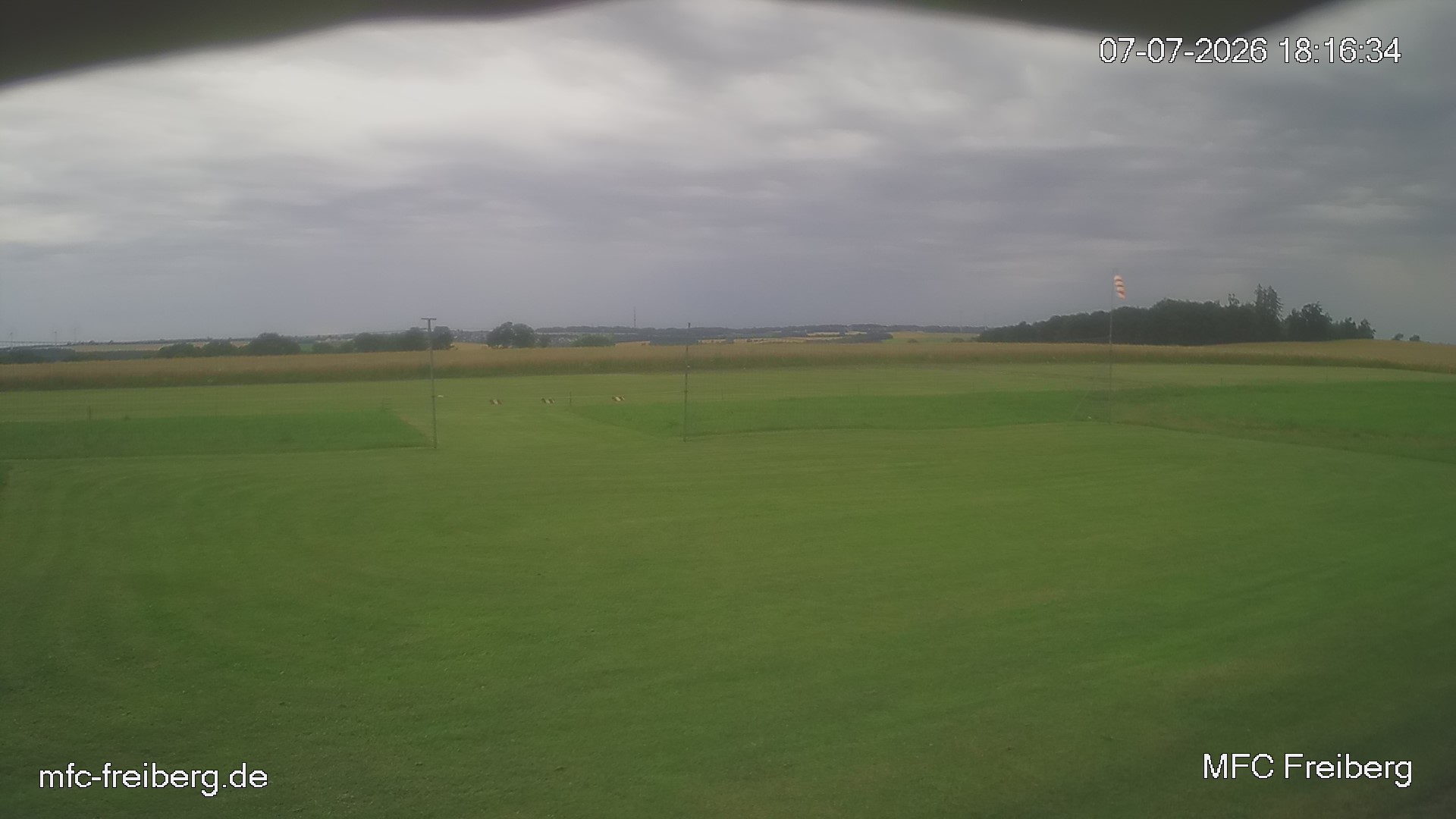 MFC Freiberg Flugplatz Webcam mfc-freiberg-flugplatz-webcam-2026-07-07-18-18.jpg Webcam vom Flugplatz Weissenborn Modellflugsportverein Freiberg