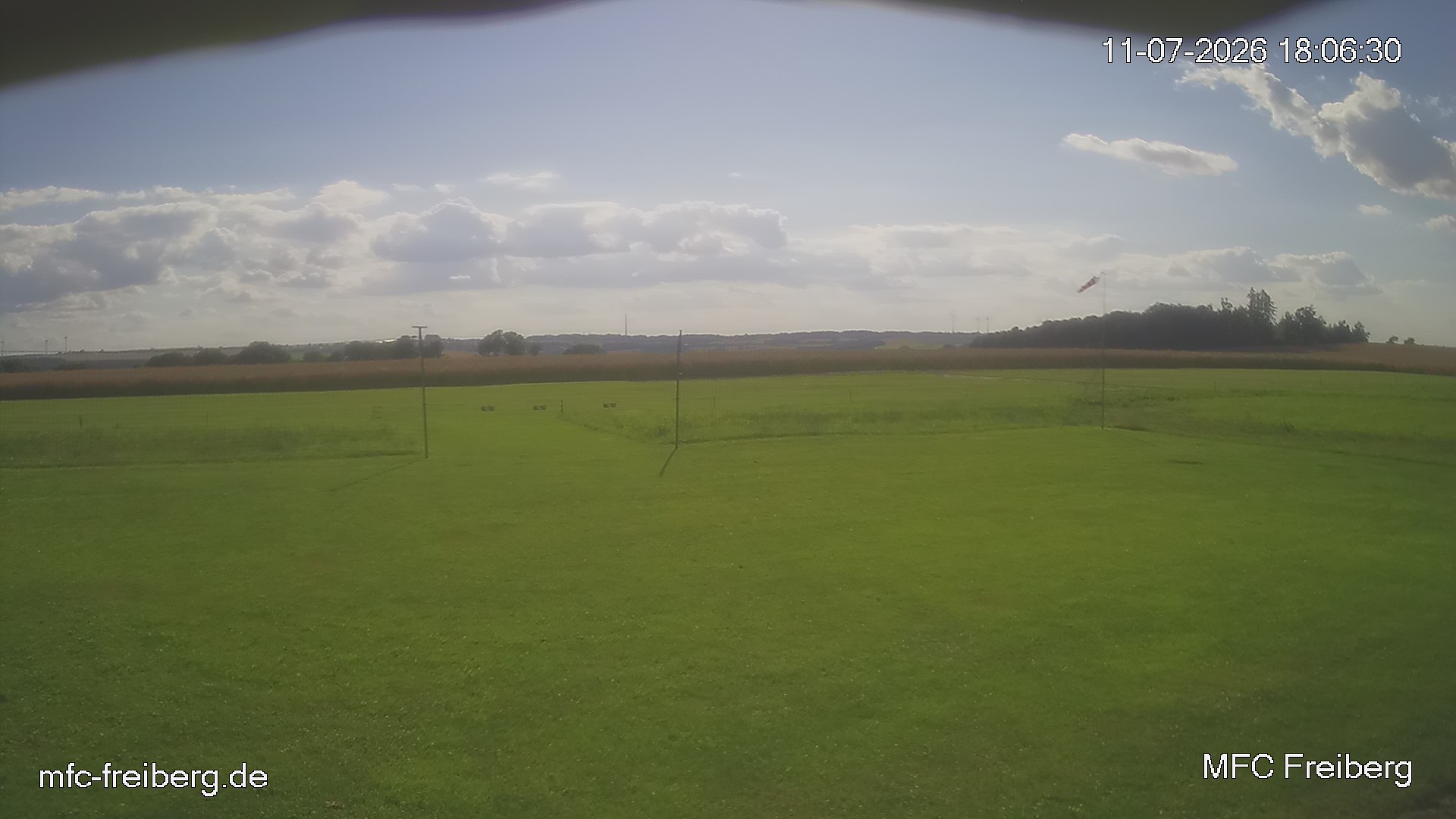 MFC Freiberg Flugplatz Webcam mfc-freiberg-flugplatz-webcam-2026-07-11-18-09.jpg Webcam vom Flugplatz Weissenborn Modellflugsportverein Freiberg
