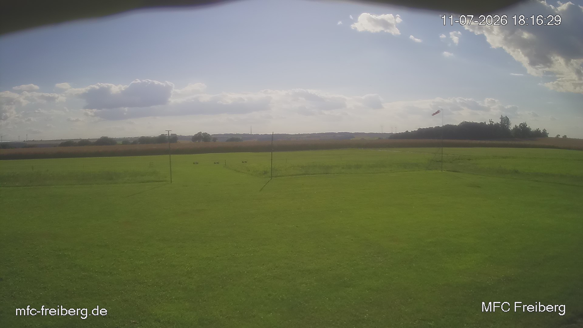 MFC Freiberg Flugplatz Webcam mfc-freiberg-flugplatz-webcam-2026-07-11-18-18.jpg Webcam vom Flugplatz Weissenborn Modellflugsportverein Freiberg