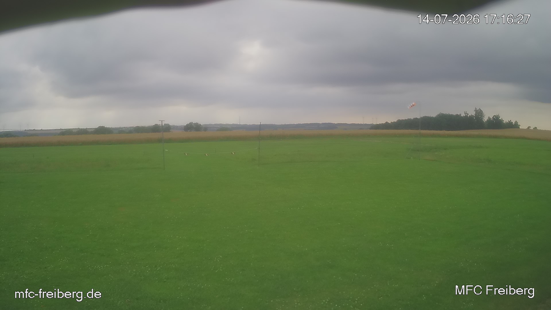 MFC Freiberg Flugplatz Webcam mfc-freiberg-flugplatz-webcam-2026-07-14-17-18.jpg Webcam vom Flugplatz Weissenborn Modellflugsportverein Freiberg