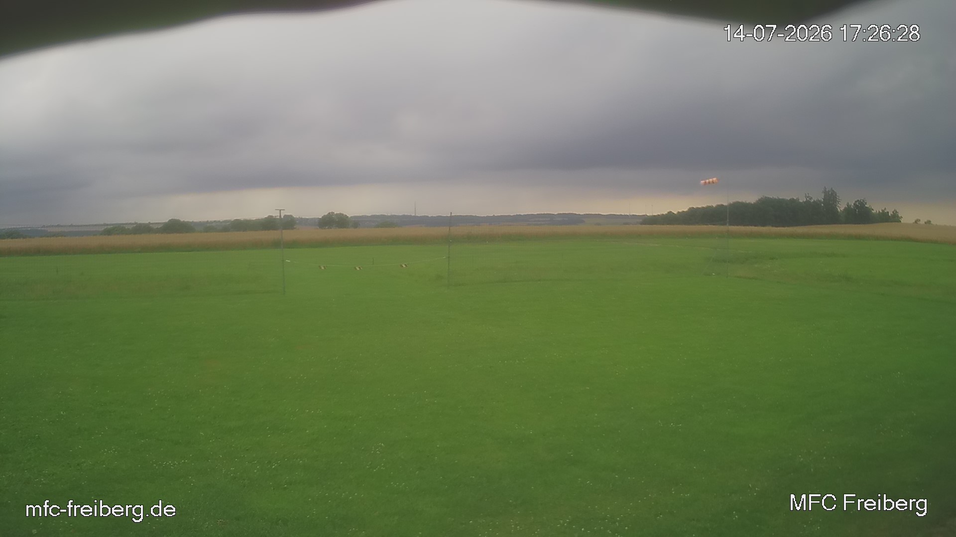 MFC Freiberg Flugplatz Webcam mfc-freiberg-flugplatz-webcam-2026-07-14-17-27.jpg Webcam vom Flugplatz Weissenborn Modellflugsportverein Freiberg