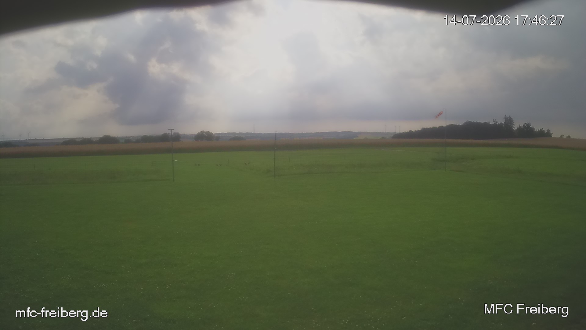 MFC Freiberg Flugplatz Webcam mfc-freiberg-flugplatz-webcam-2026-07-14-17-48.jpg Webcam vom Flugplatz Weissenborn Modellflugsportverein Freiberg