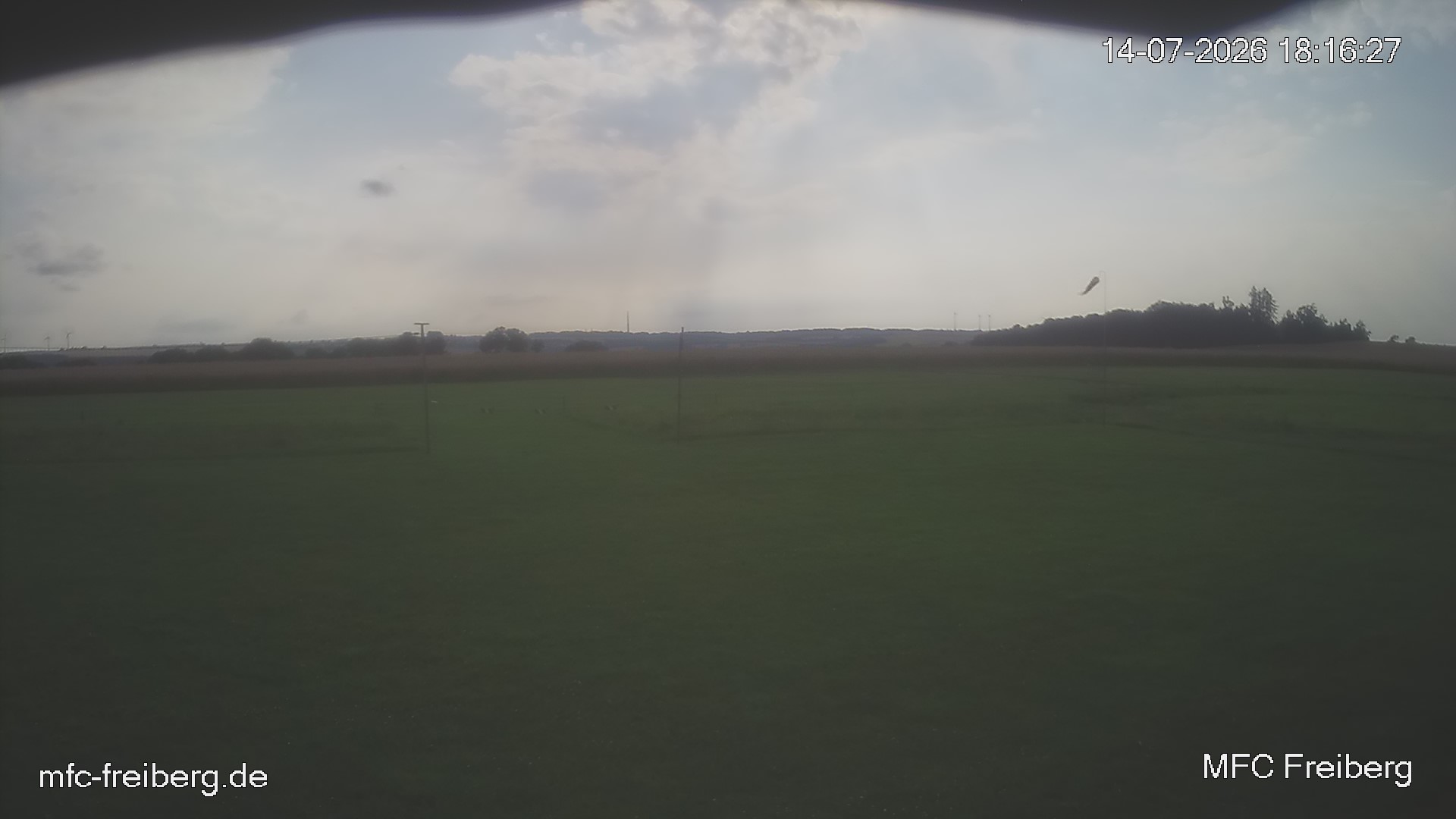 MFC Freiberg Flugplatz Webcam mfc-freiberg-flugplatz-webcam-2026-07-14-18-18.jpg Webcam vom Flugplatz Weissenborn Modellflugsportverein Freiberg