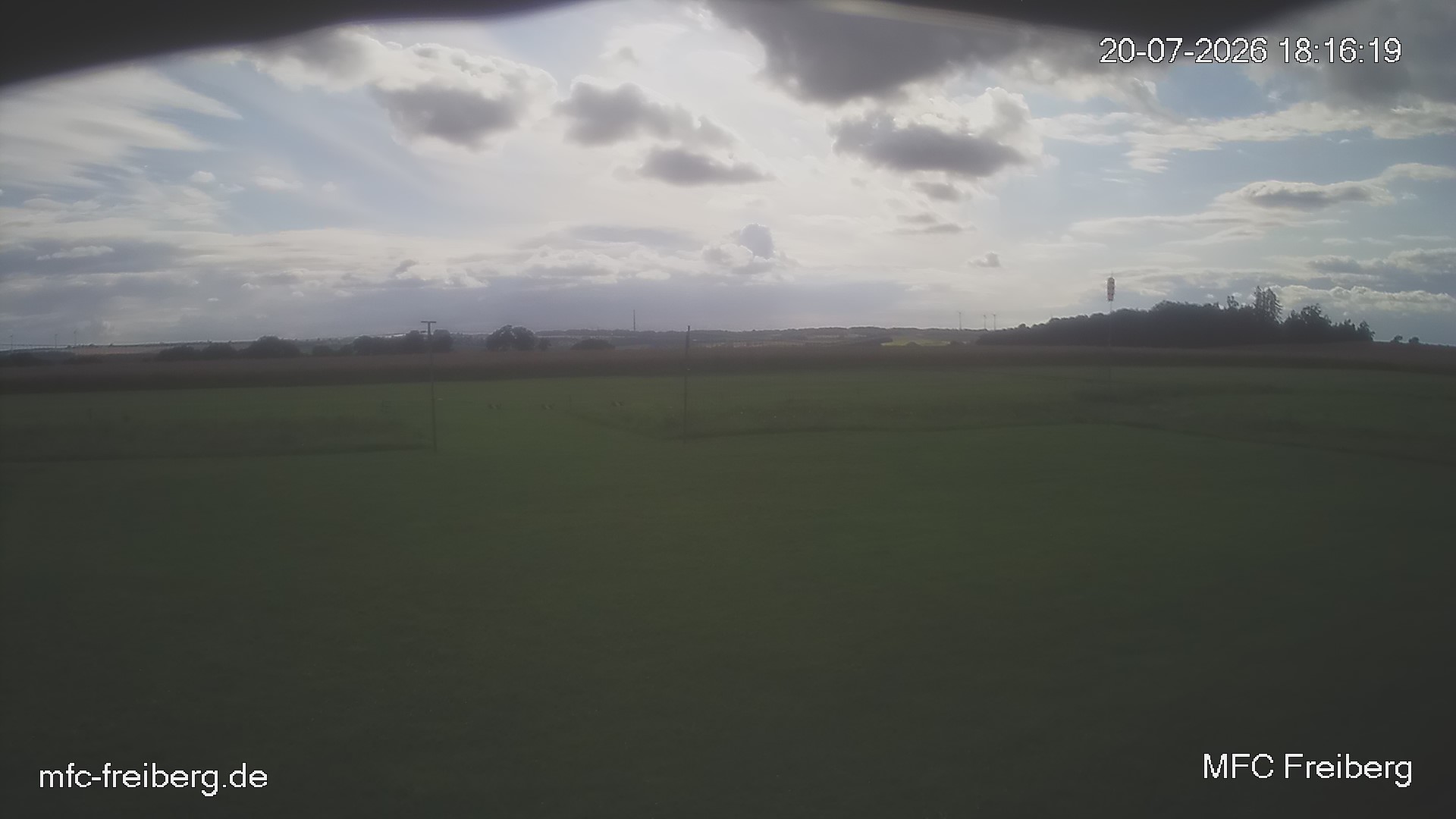 MFC Freiberg Flugplatz Webcam mfc-freiberg-flugplatz-webcam-2026-07-20-18-18.jpg Webcam vom Flugplatz Weissenborn Modellflugsportverein Freiberg