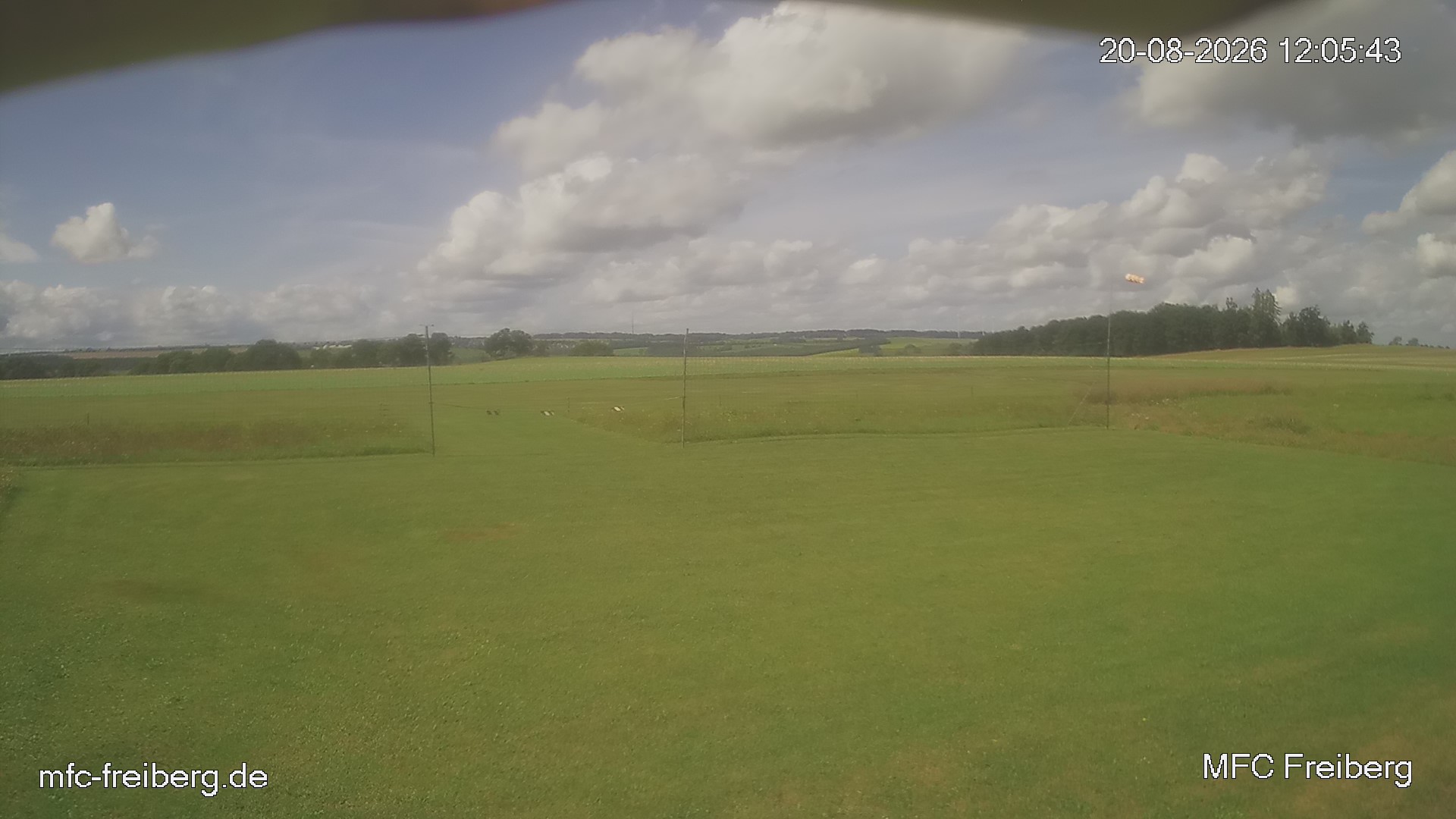 MFC Freiberg Flugplatz Webcam mfc-freiberg-flugplatz-webcam-2026-08-20-12-06.jpg Webcam vom Flugplatz Weissenborn Modellflugsportverein Freiberg