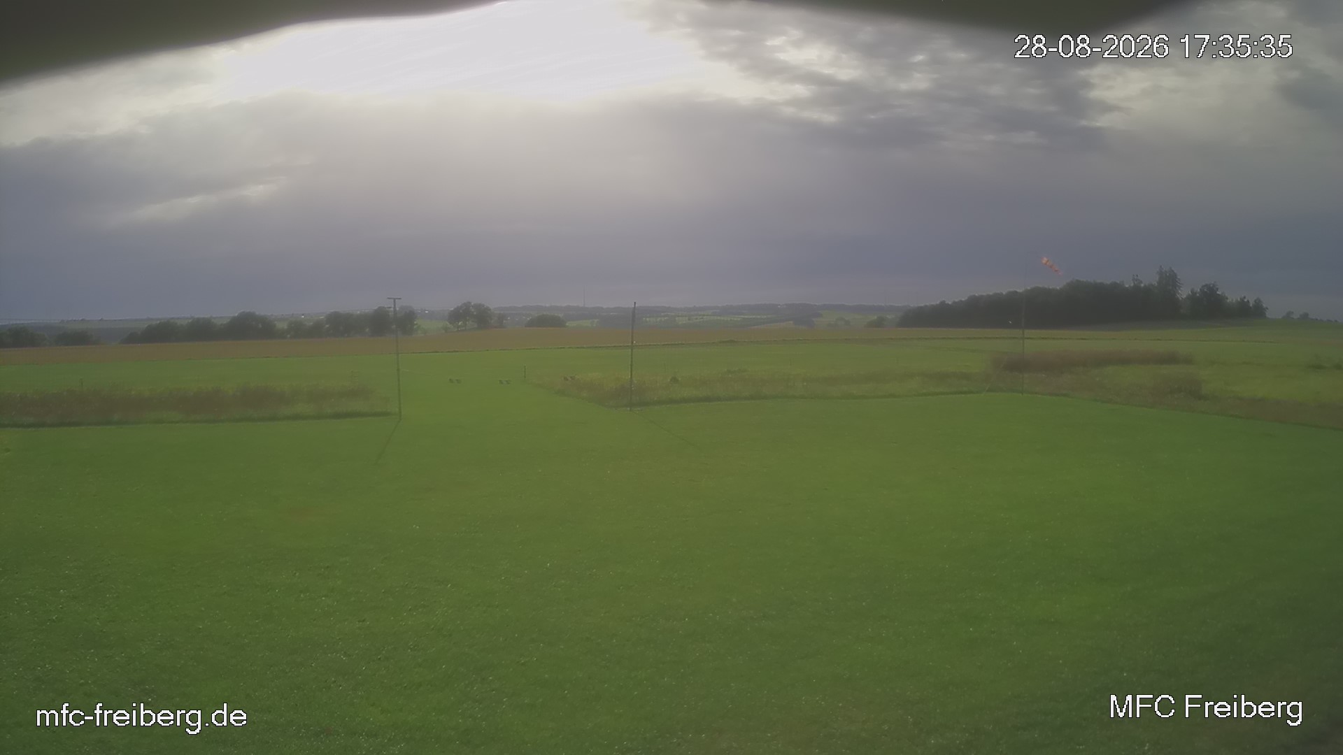 MFC Freiberg Flugplatz Webcam mfc-freiberg-flugplatz-webcam-2026-08-28-17-36.jpg Webcam vom Flugplatz Weissenborn Modellflugsportverein Freiberg