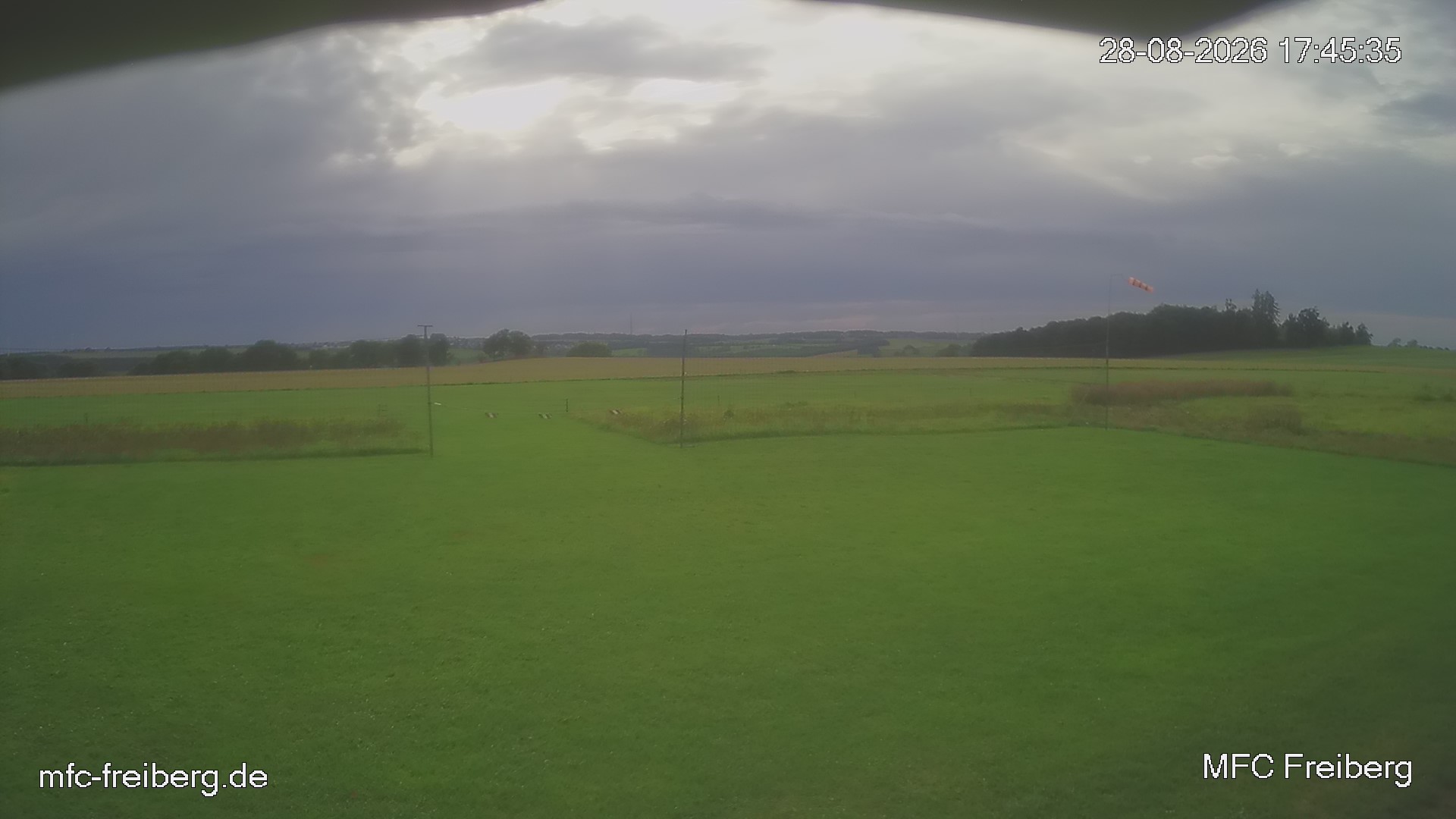 MFC Freiberg Flugplatz Webcam mfc-freiberg-flugplatz-webcam-2026-08-28-17-48.jpg Webcam vom Flugplatz Weissenborn Modellflugsportverein Freiberg