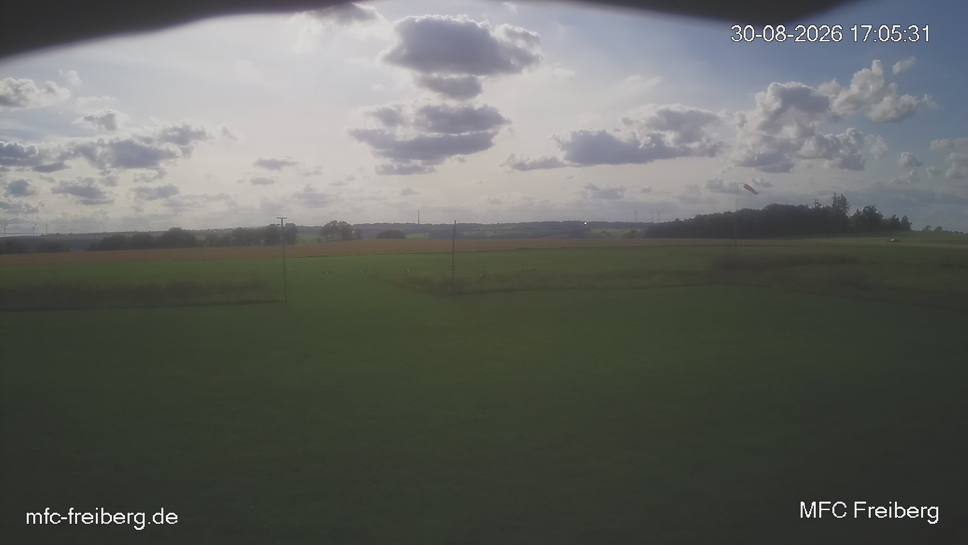 MFC Freiberg Flugplatz Webcam mfc-freiberg-flugplatz-webcam-2026-08-30-17-06.jpg Webcam vom Flugplatz Weissenborn Modellflugsportverein Freiberg