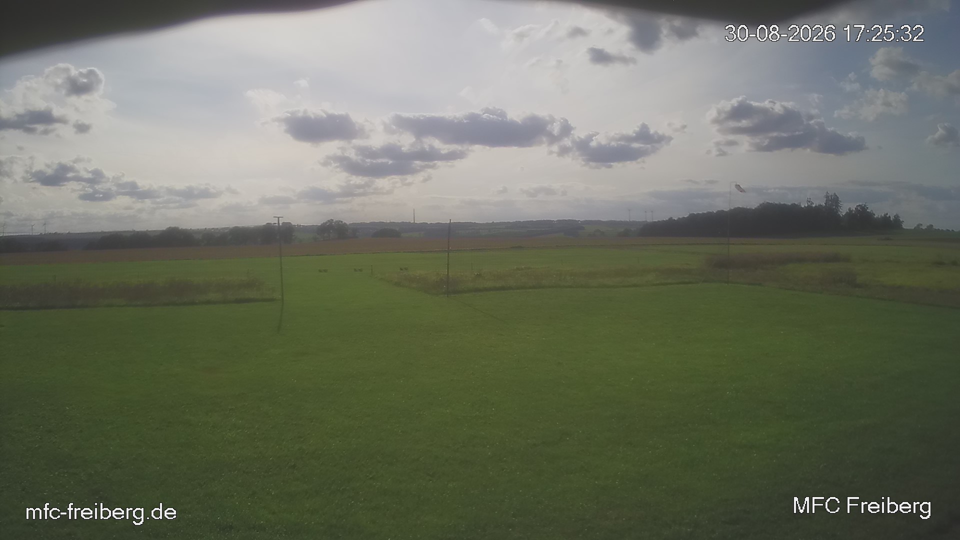MFC Freiberg Flugplatz Webcam mfc-freiberg-flugplatz-webcam-2026-08-30-17-27.jpg Webcam vom Flugplatz Weissenborn Modellflugsportverein Freiberg