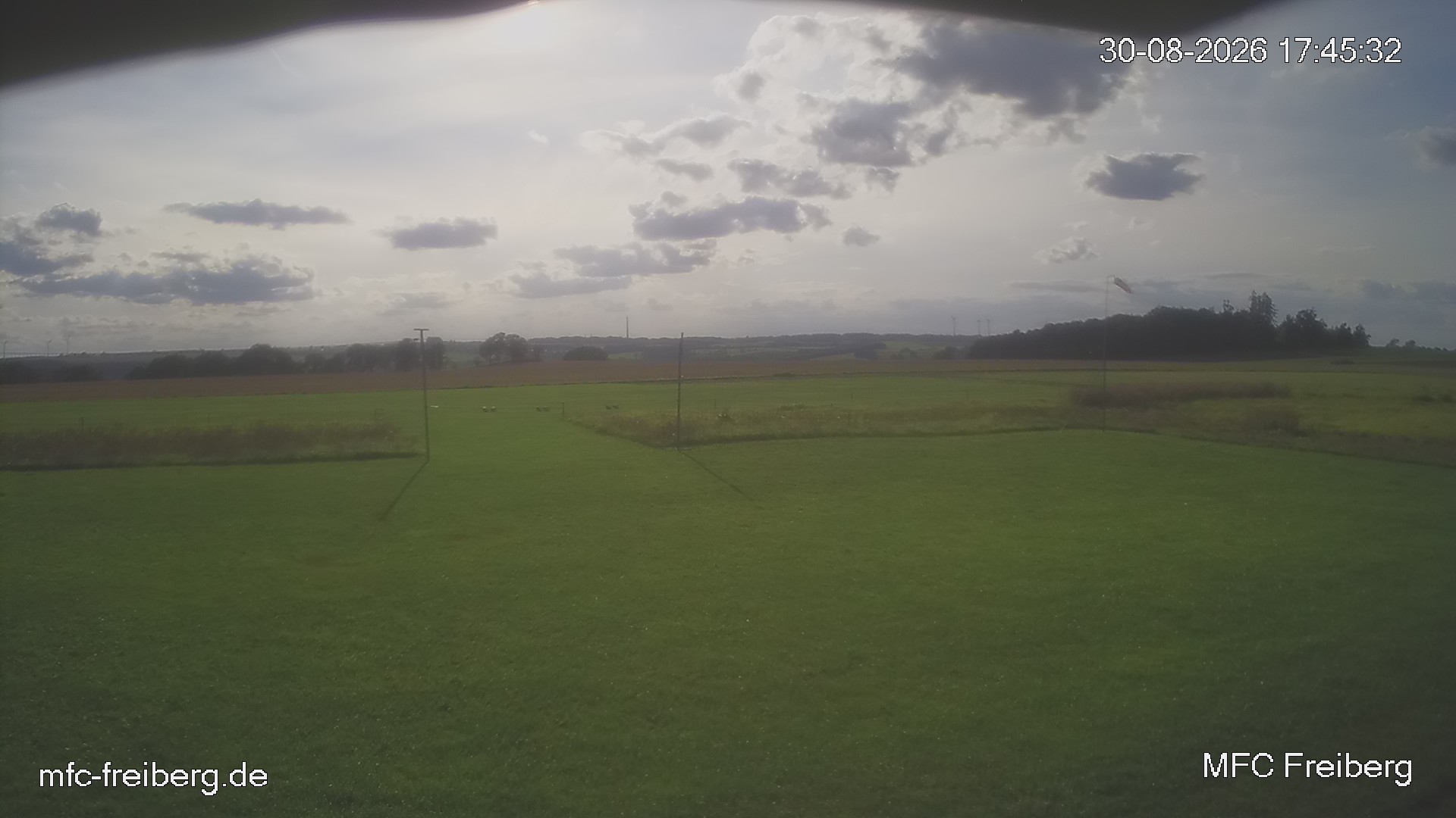 MFC Freiberg Flugplatz Webcam mfc-freiberg-flugplatz-webcam-2026-08-30-17-48.jpg Webcam vom Flugplatz Weissenborn Modellflugsportverein Freiberg