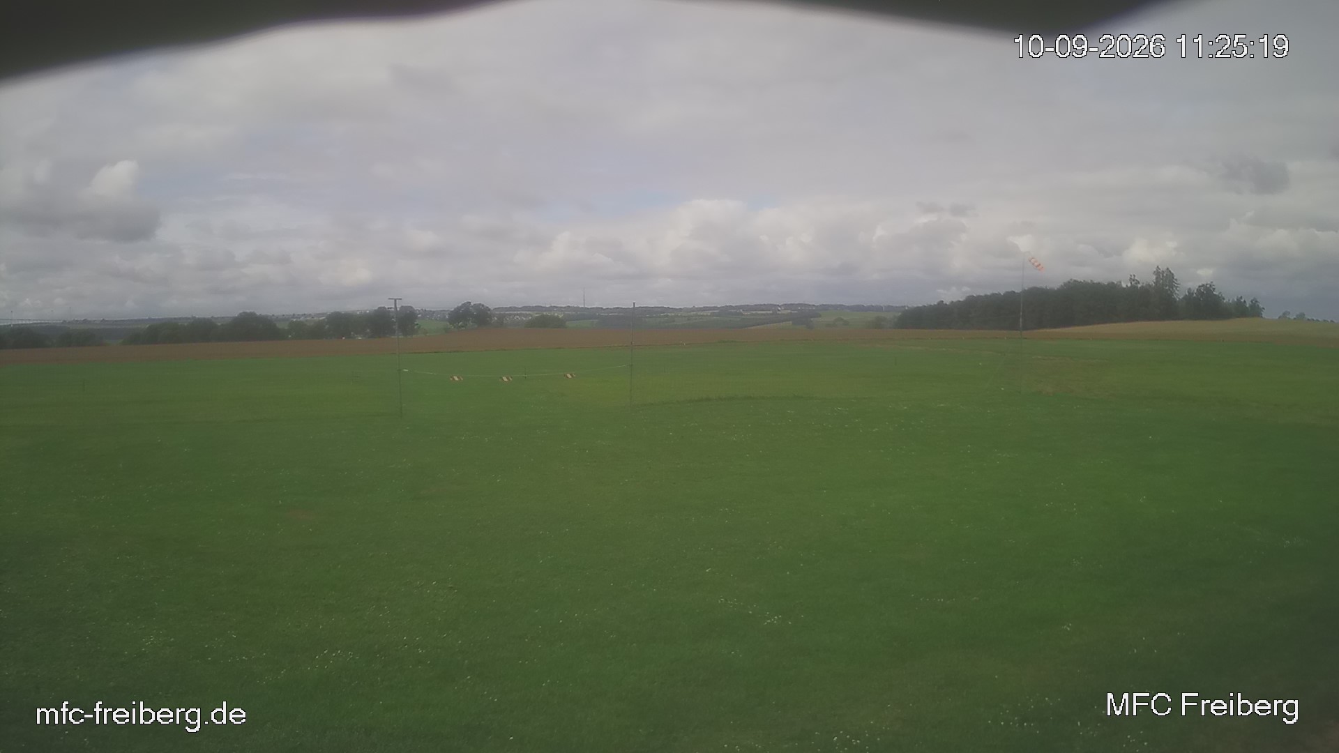 MFC Freiberg Flugplatz Webcam mfc-freiberg-flugplatz-webcam-2026-09-10-11-27.jpg Webcam vom Flugplatz Weissenborn Modellflugsportverein Freiberg