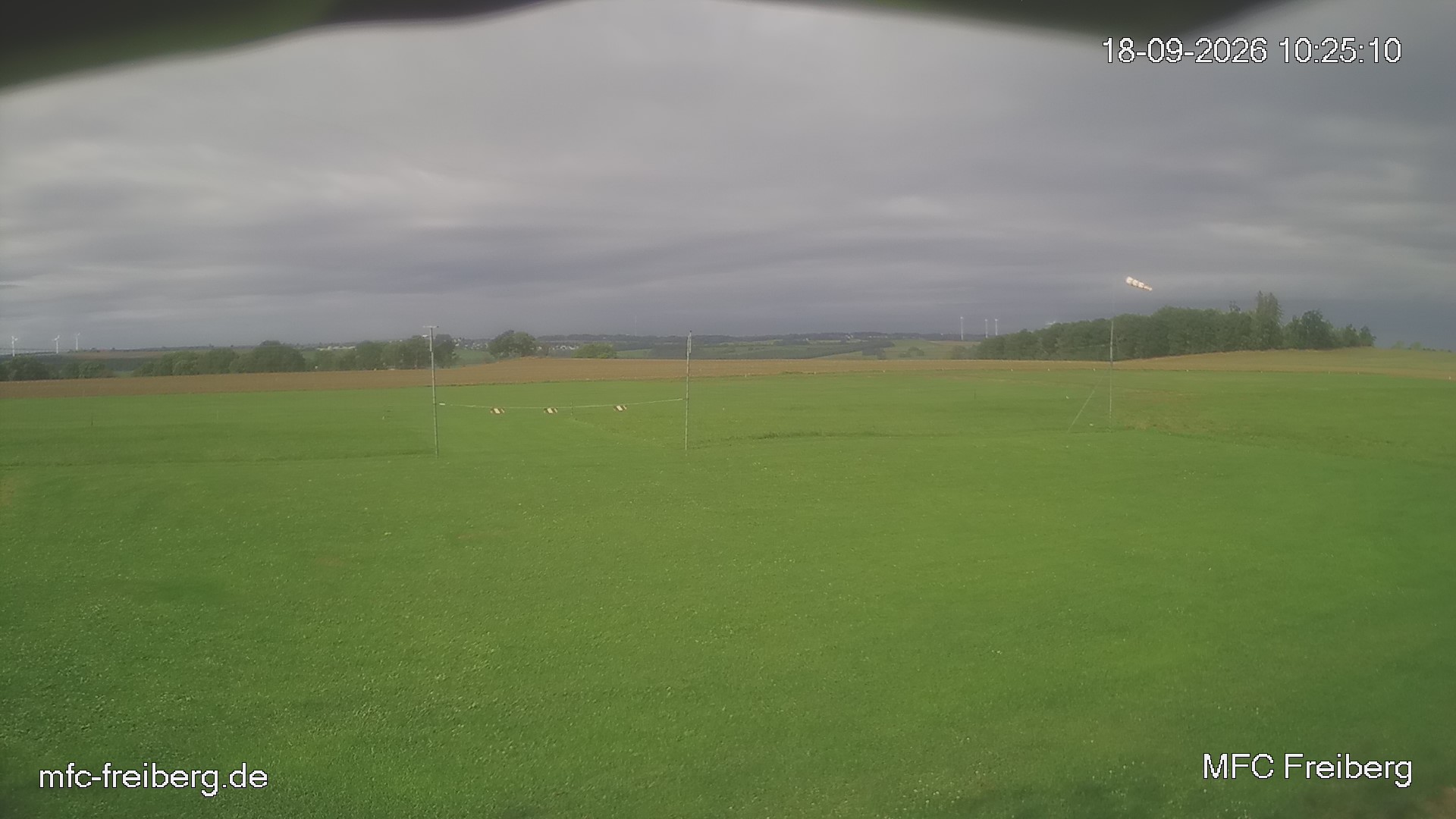 MFC Freiberg Flugplatz Webcam mfc-freiberg-flugplatz-webcam-2026-09-18-10-27.jpg Webcam vom Flugplatz Weissenborn Modellflugsportverein Freiberg