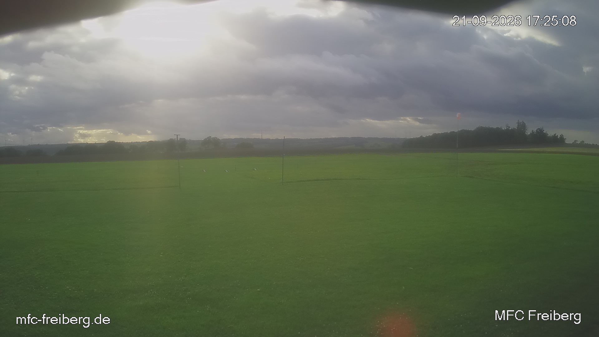 MFC Freiberg Flugplatz Webcam mfc-freiberg-flugplatz-webcam-2026-09-21-17-27.jpg Webcam vom Flugplatz Weissenborn Modellflugsportverein Freiberg