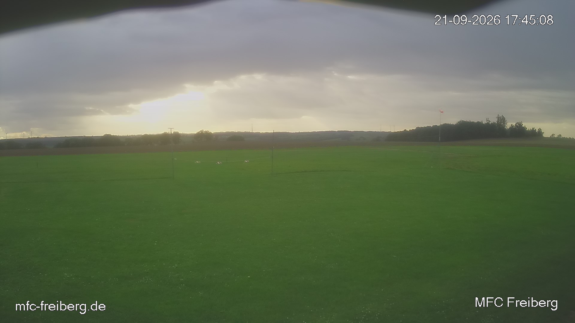 MFC Freiberg Flugplatz Webcam mfc-freiberg-flugplatz-webcam-2026-09-21-17-48.jpg Webcam vom Flugplatz Weissenborn Modellflugsportverein Freiberg