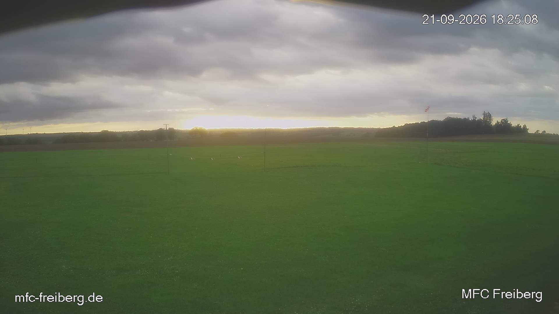 MFC Freiberg Flugplatz Webcam mfc-freiberg-flugplatz-webcam-2026-09-21-18-27.jpg Webcam vom Flugplatz Weissenborn Modellflugsportverein Freiberg
