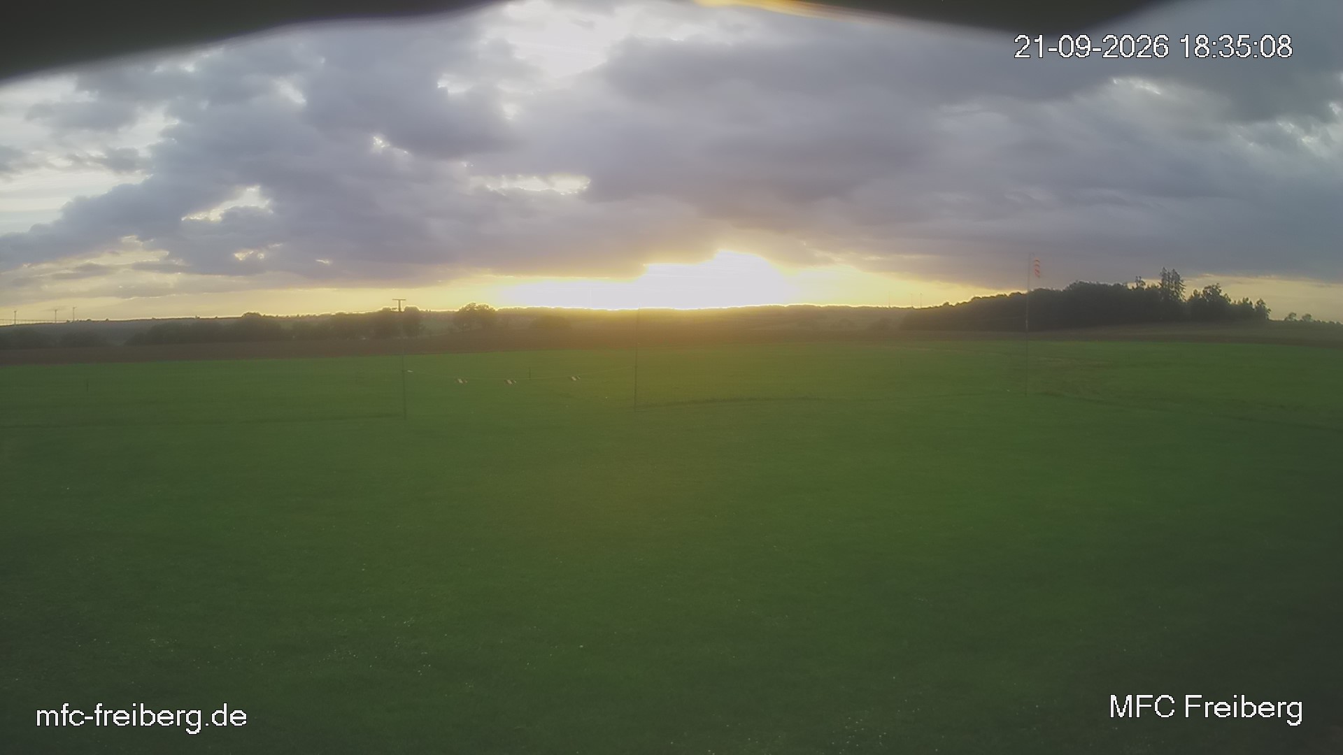MFC Freiberg Flugplatz Webcam mfc-freiberg-flugplatz-webcam-2026-09-21-18-36.jpg Webcam vom Flugplatz Weissenborn Modellflugsportverein Freiberg