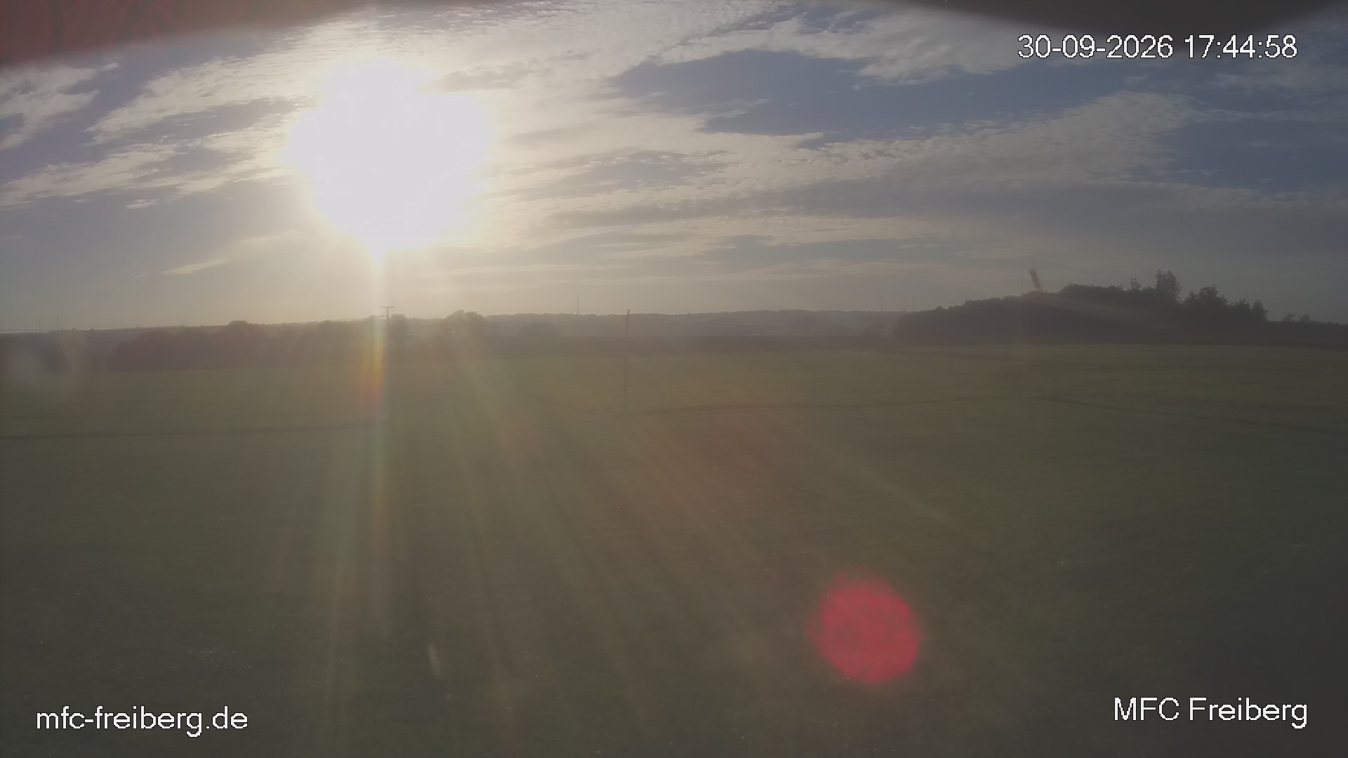 MFC Freiberg Flugplatz Webcam mfc-freiberg-flugplatz-webcam-2026-09-30-17-45.jpg Webcam vom Flugplatz Weissenborn Modellflugsportverein Freiberg