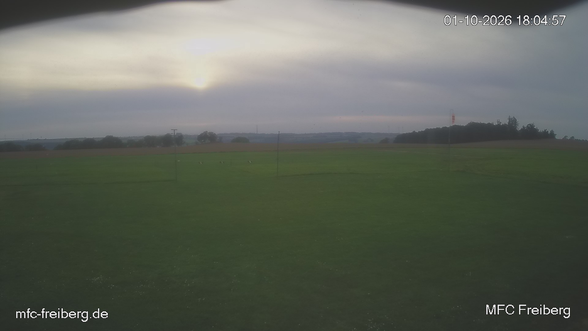 MFC Freiberg Flugplatz Webcam mfc-freiberg-flugplatz-webcam-2026-10-01-18-06.jpg Webcam vom Flugplatz Weissenborn Modellflugsportverein Freiberg