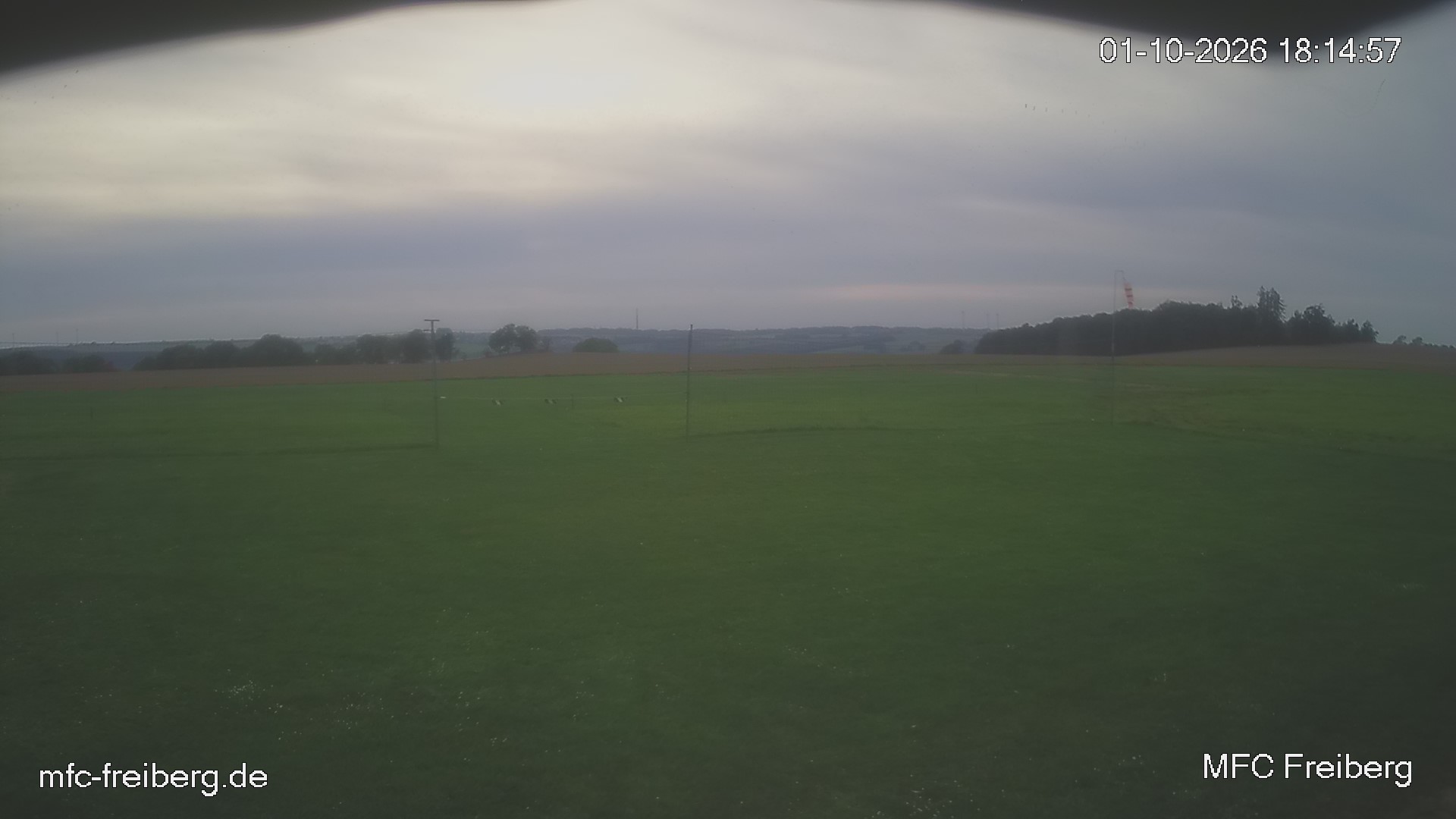 MFC Freiberg Flugplatz Webcam mfc-freiberg-flugplatz-webcam-2026-10-01-18-15.jpg Webcam vom Flugplatz Weissenborn Modellflugsportverein Freiberg