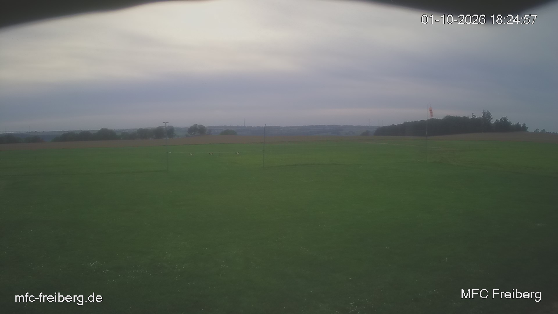 MFC Freiberg Flugplatz Webcam mfc-freiberg-flugplatz-webcam-2026-10-01-18-27.jpg Webcam vom Flugplatz Weissenborn Modellflugsportverein Freiberg