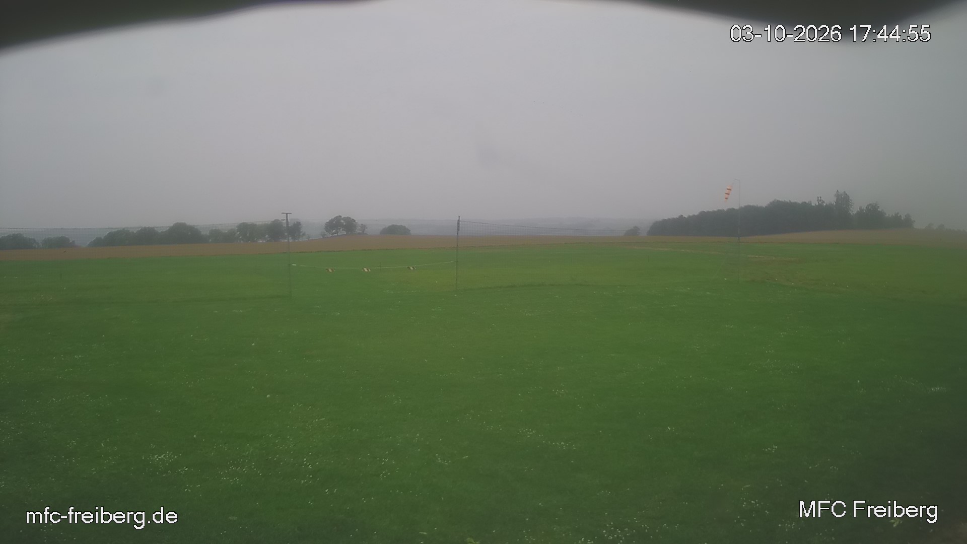 MFC Freiberg Flugplatz Webcam mfc-freiberg-flugplatz-webcam-2026-10-03-17-45.jpg Webcam vom Flugplatz Weissenborn Modellflugsportverein Freiberg