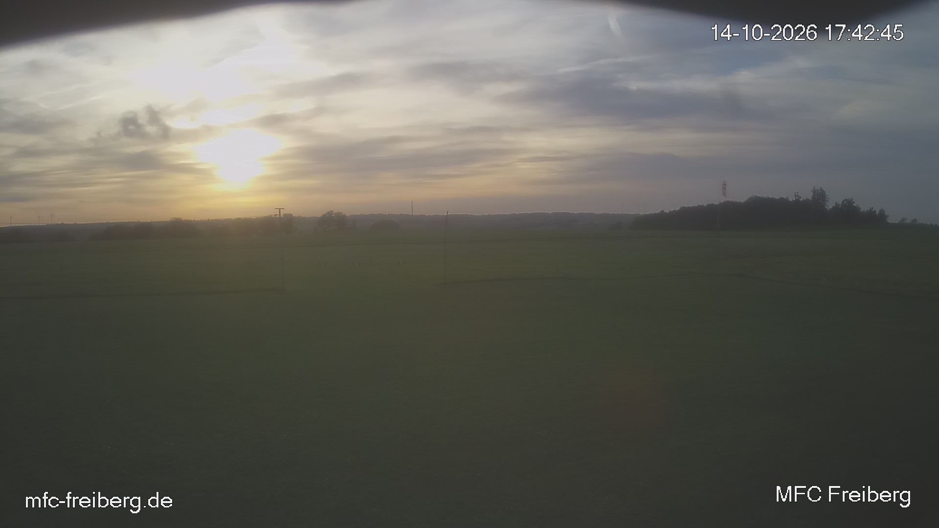 MFC Freiberg Flugplatz Webcam mfc-freiberg-flugplatz-webcam-2026-10-14-17-45.jpg Webcam vom Flugplatz Weissenborn Modellflugsportverein Freiberg