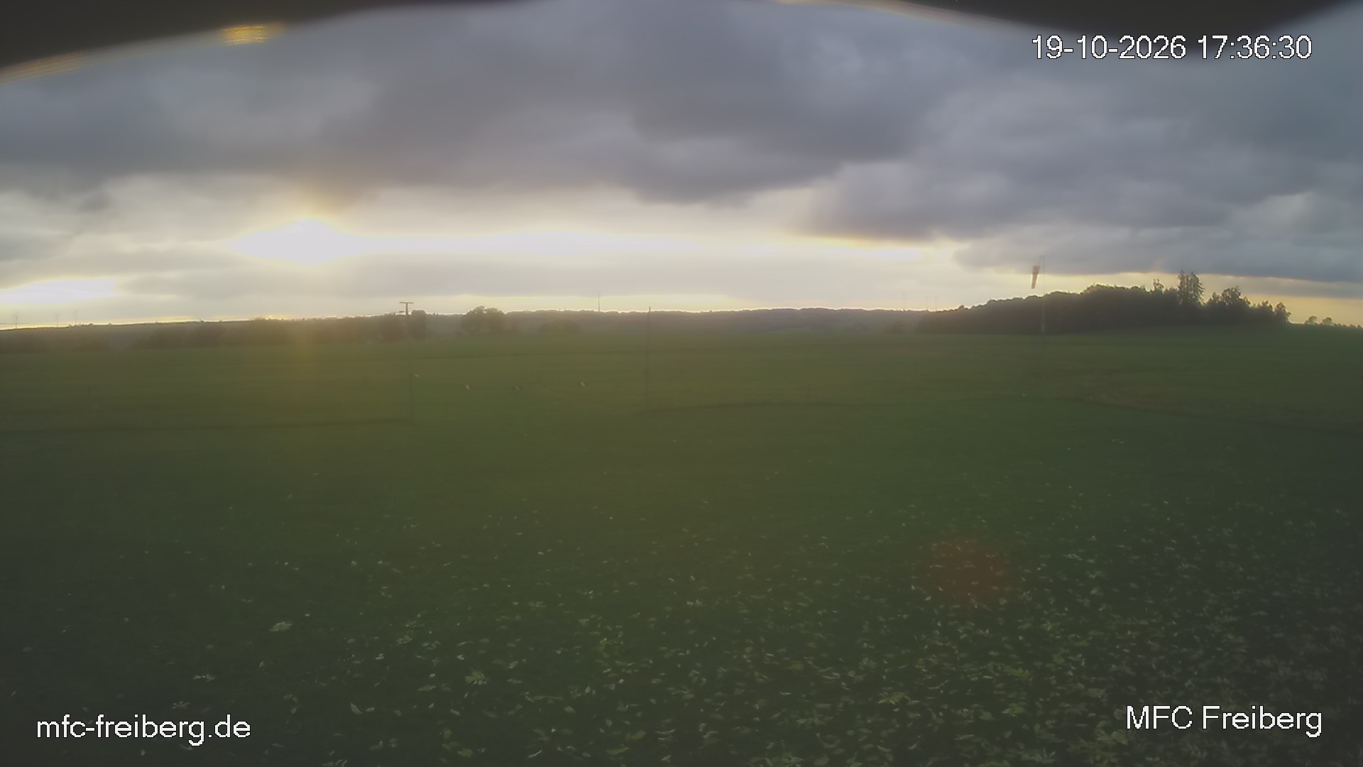 MFC Freiberg Flugplatz Webcam mfc-freiberg-flugplatz-webcam-2026-10-19-17-39.jpg Webcam vom Flugplatz Weissenborn Modellflugsportverein Freiberg
